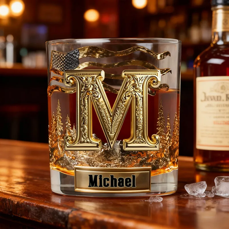 Personalized whisky glasses with lettering