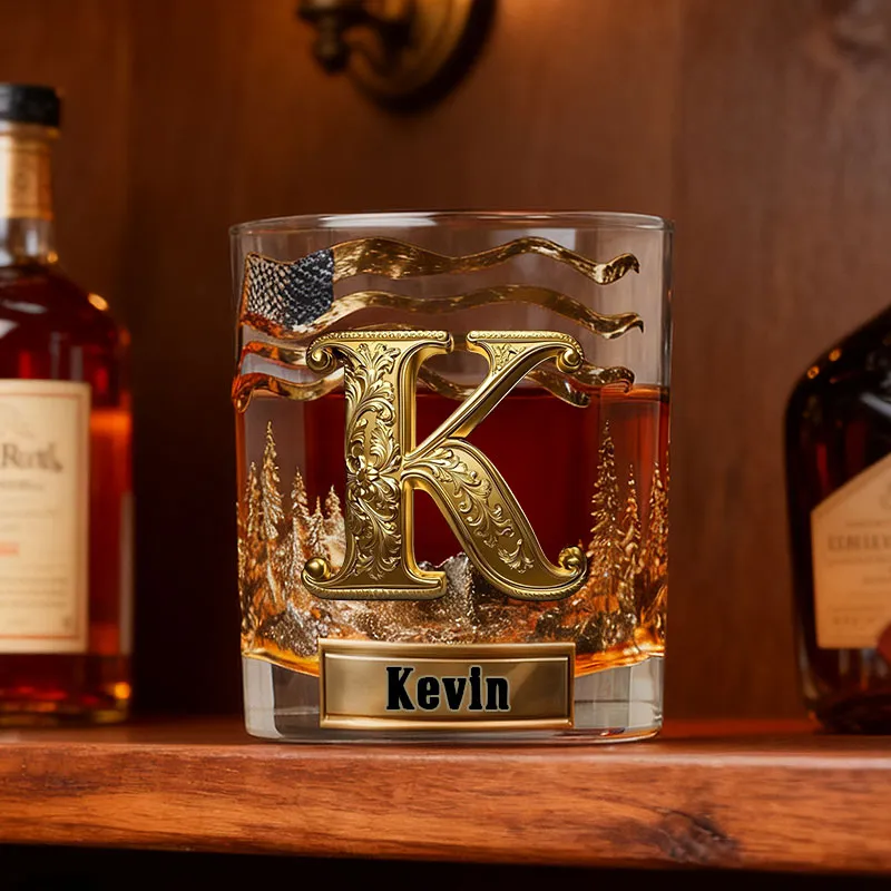 Personalized whisky glasses with lettering