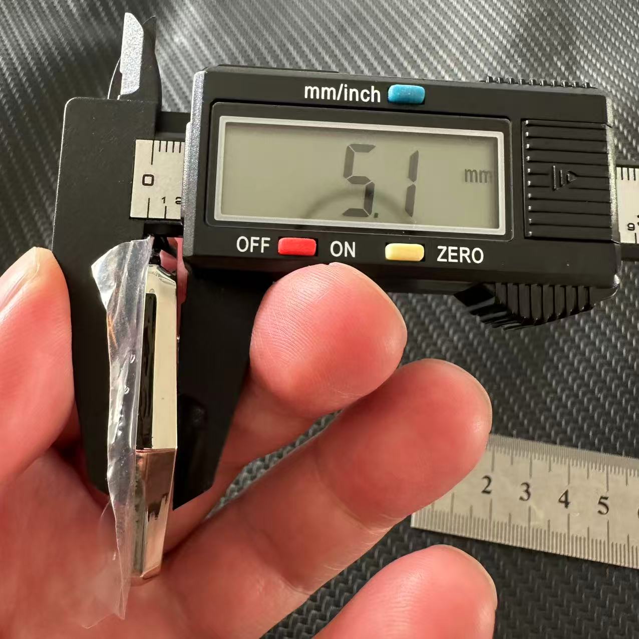 3D Shield Style Car Logo Keychain Keyring for Cadillac Netby