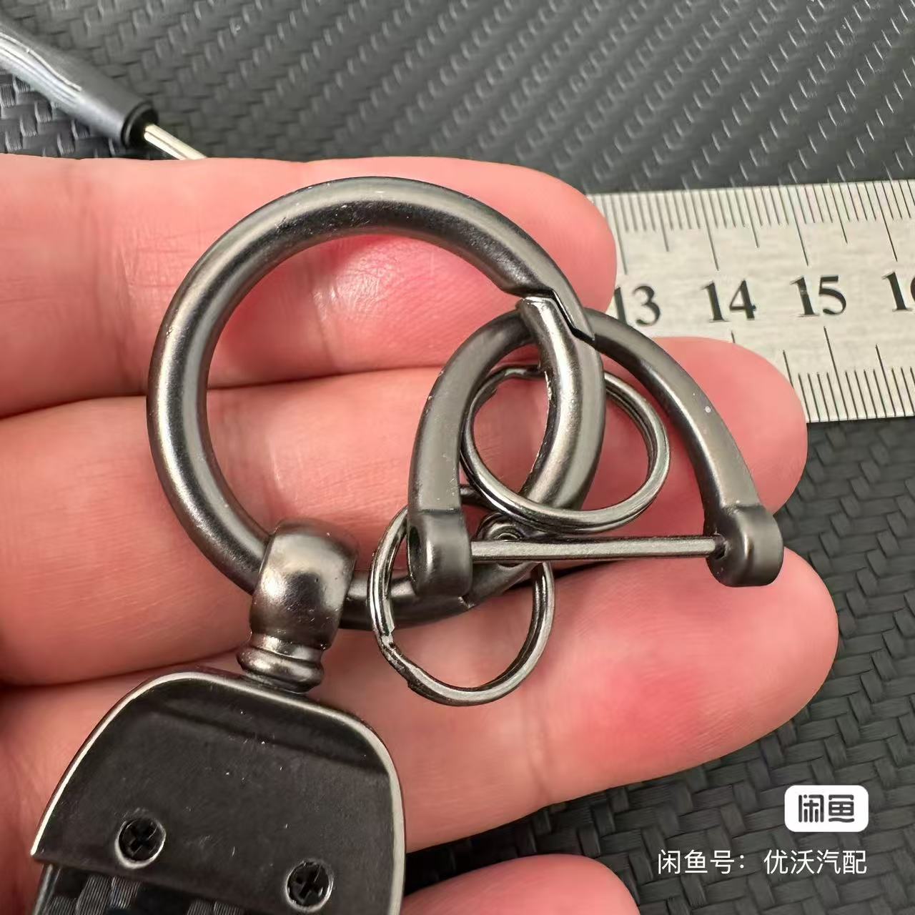 Leather Carbon Fiber Print Car Logo Keychain Logo Keyring Keyfob for Maserati Netby