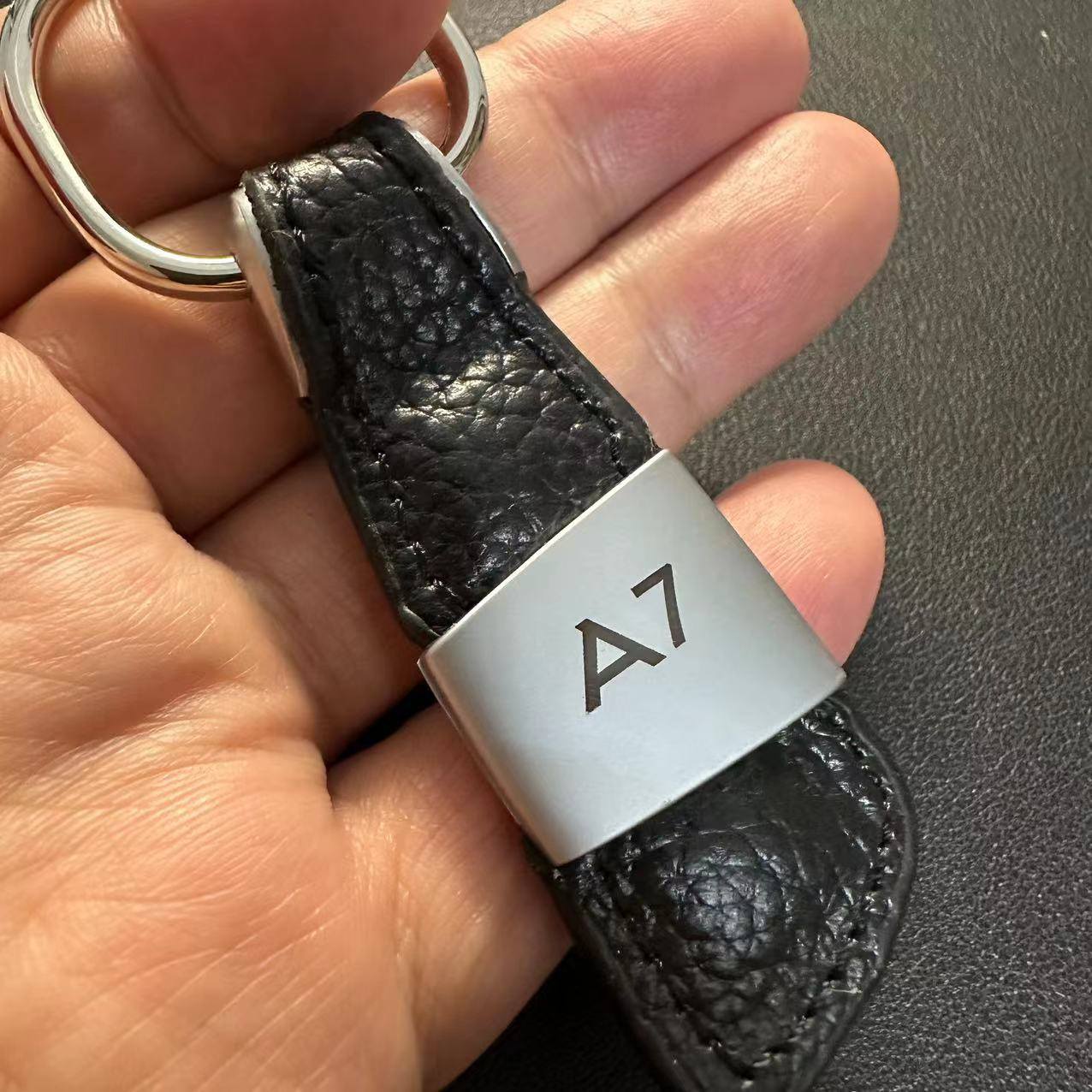 Leather Knife Blade Shape Car Logo Keychain Keyring Keyfob for Audi A3 A4 A5 A6 A7 A8 Q3 Q5 Q7 TT S3 S4 S5 S6 R8 Netby