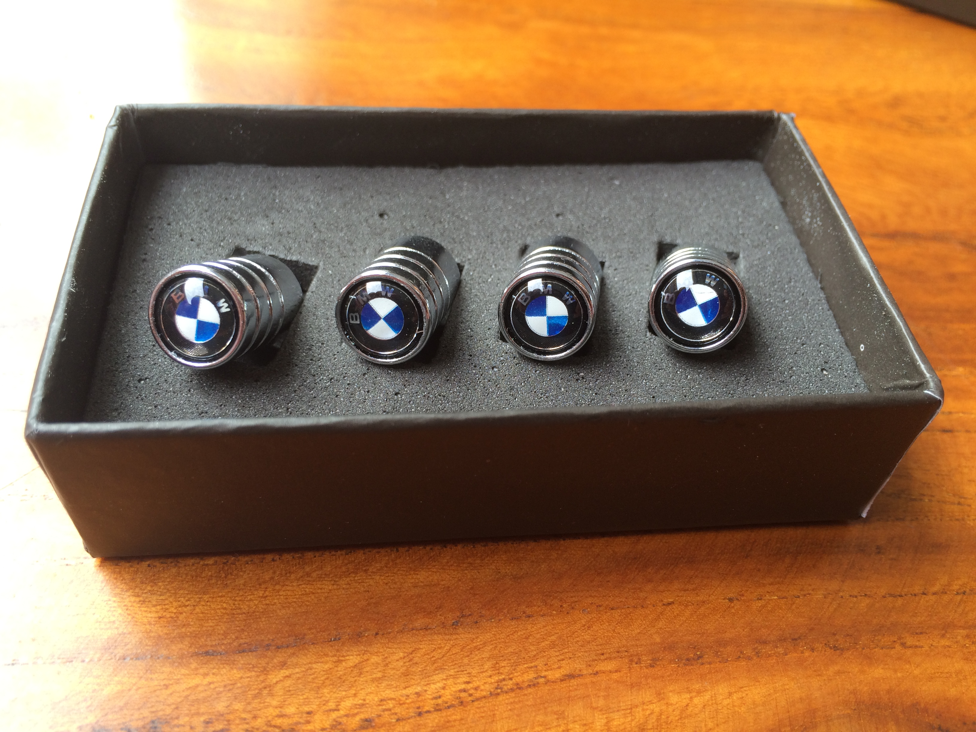 Round Style Metal Car Wheel Tire Valve Cap With Box Anti Dust With Logo Silver Color Netby