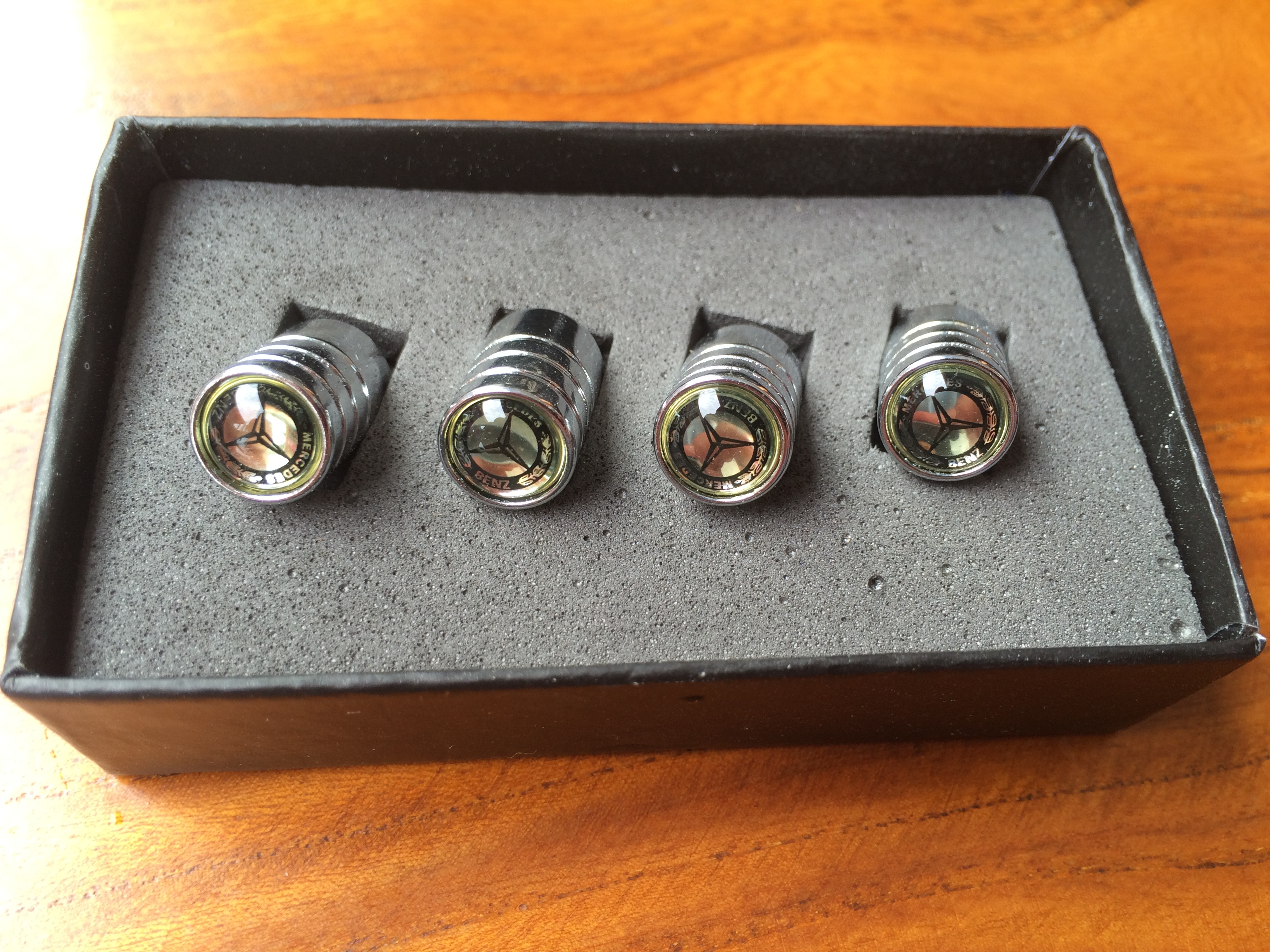 Round Style Metal Car Wheel Tire Valve Cap With Box Anti Dust With Logo Silver Color Netby