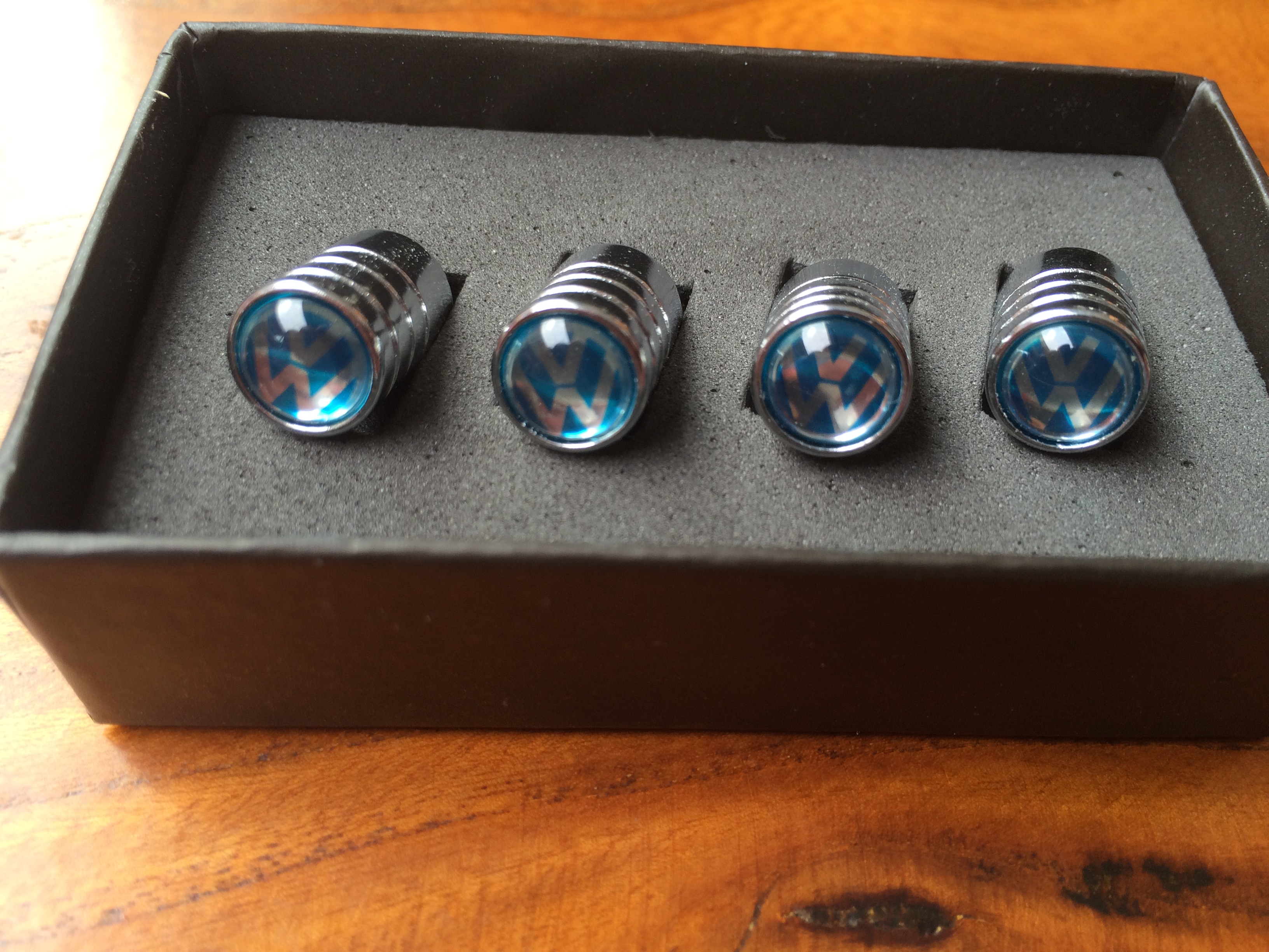 Round Style Metal Car Wheel Tire Valve Cap With Box Anti Dust With Logo Silver Color Netby