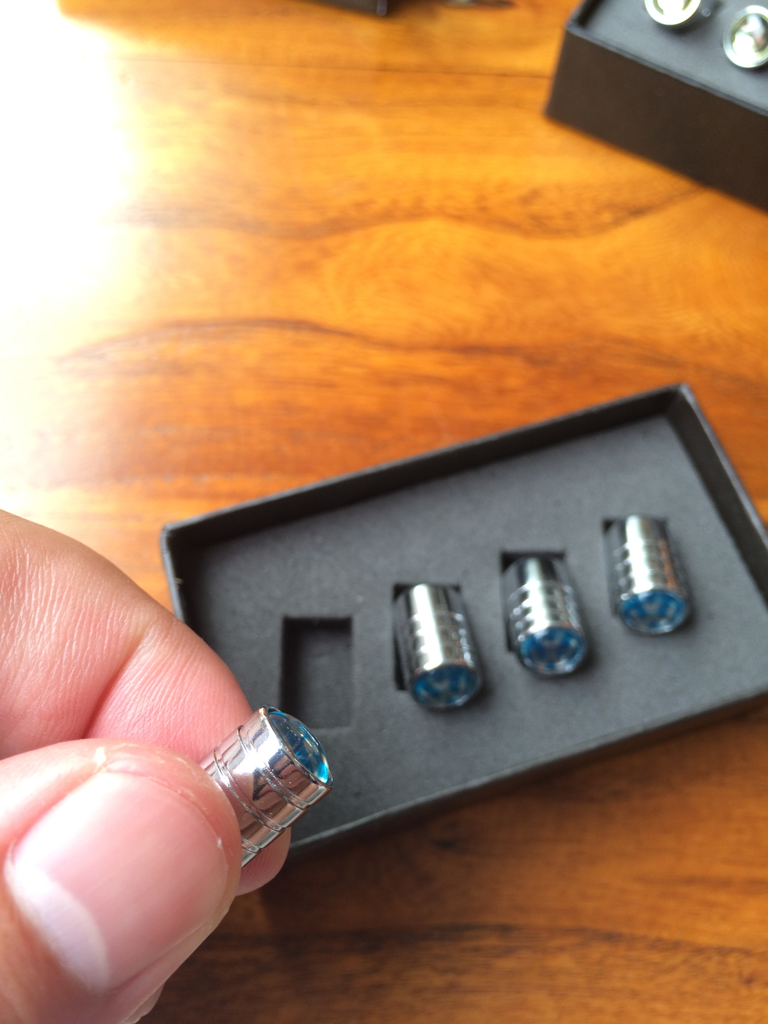 Round Style Metal Car Wheel Tire Valve Cap With Box Anti Dust With Logo Silver Color Netby