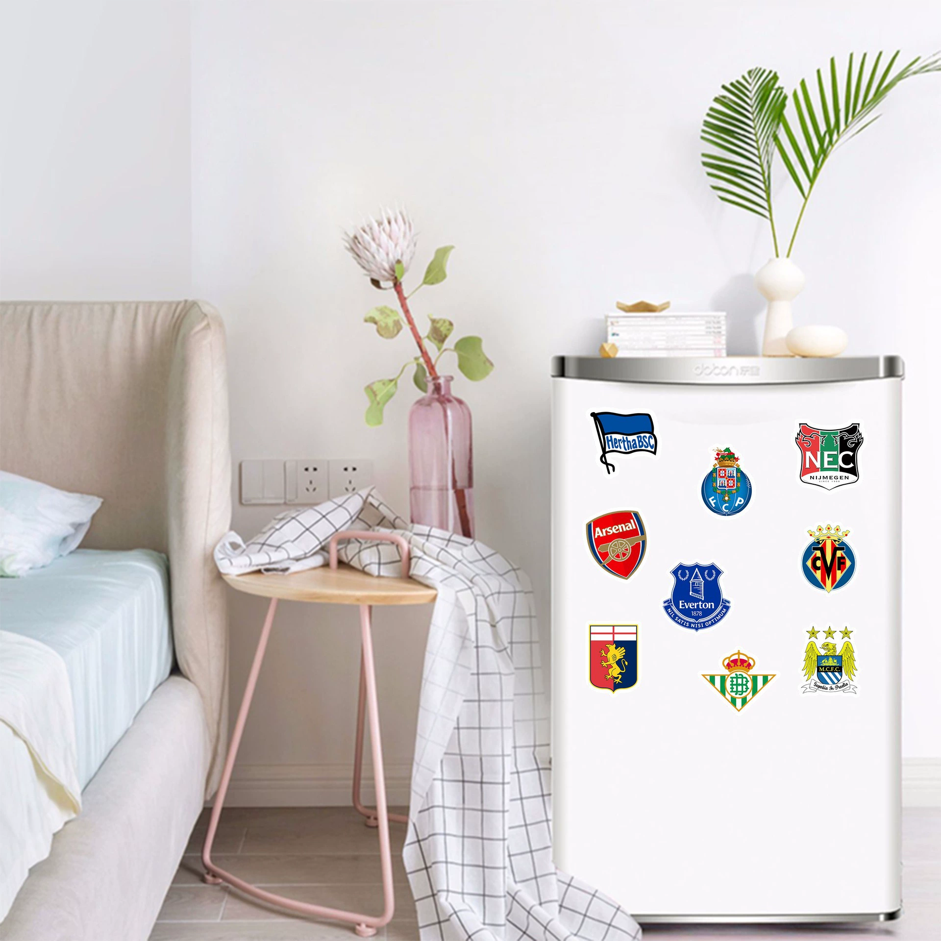 50pcs/pack Football Soccer Club Car PC Skating Board Motorbike Motorcycle Anti Water Sticker Cellphone Case Refrigerator Netby