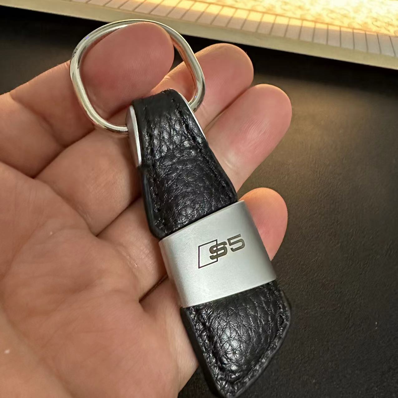 Leather Knife Blade Shape Car Logo Keychain Keyring Keyfob for Audi A3 A4 A5 A6 A7 A8 Q3 Q5 Q7 TT S3 S4 S5 S6 R8 Netby