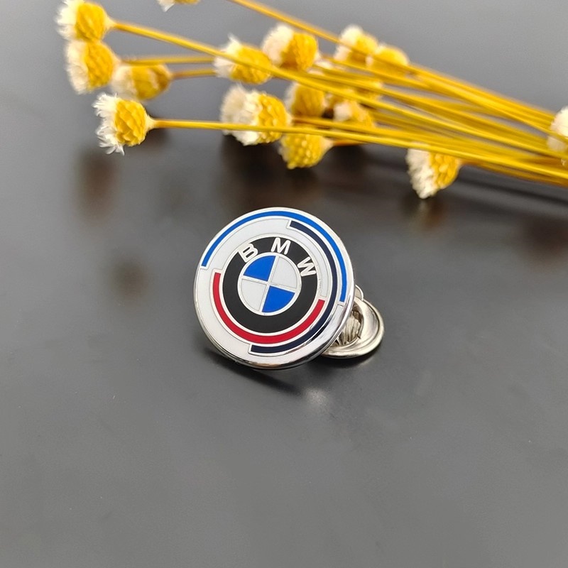 Metal Collar Pin Brooch with Audi BMW VW TOYOTA BENTLEY Porsche Car Logo Netby