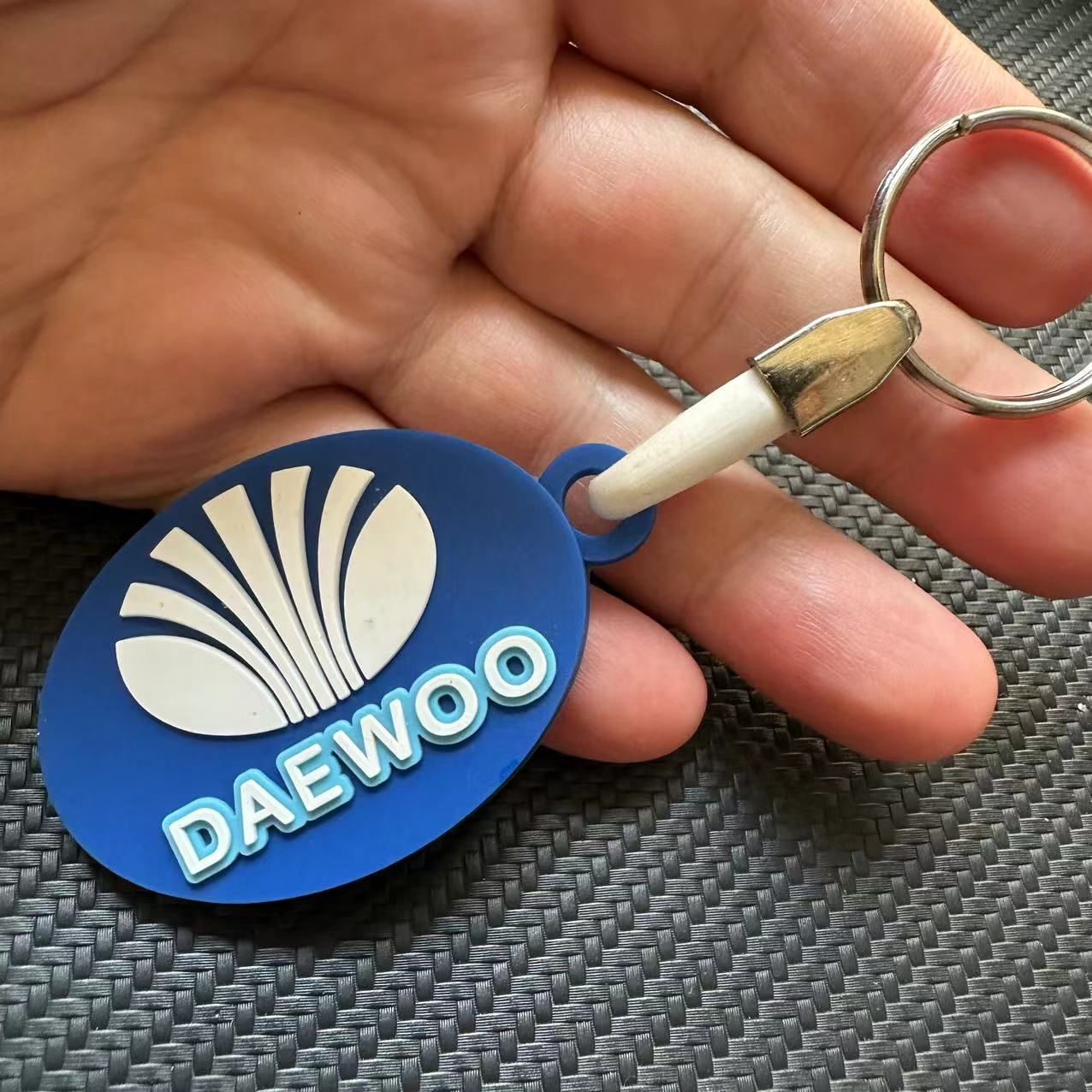 Rubber Car Logo Keychain Keyring for Audi Benz BMW Chevrolet Honda Landrover VW Toyota Netby