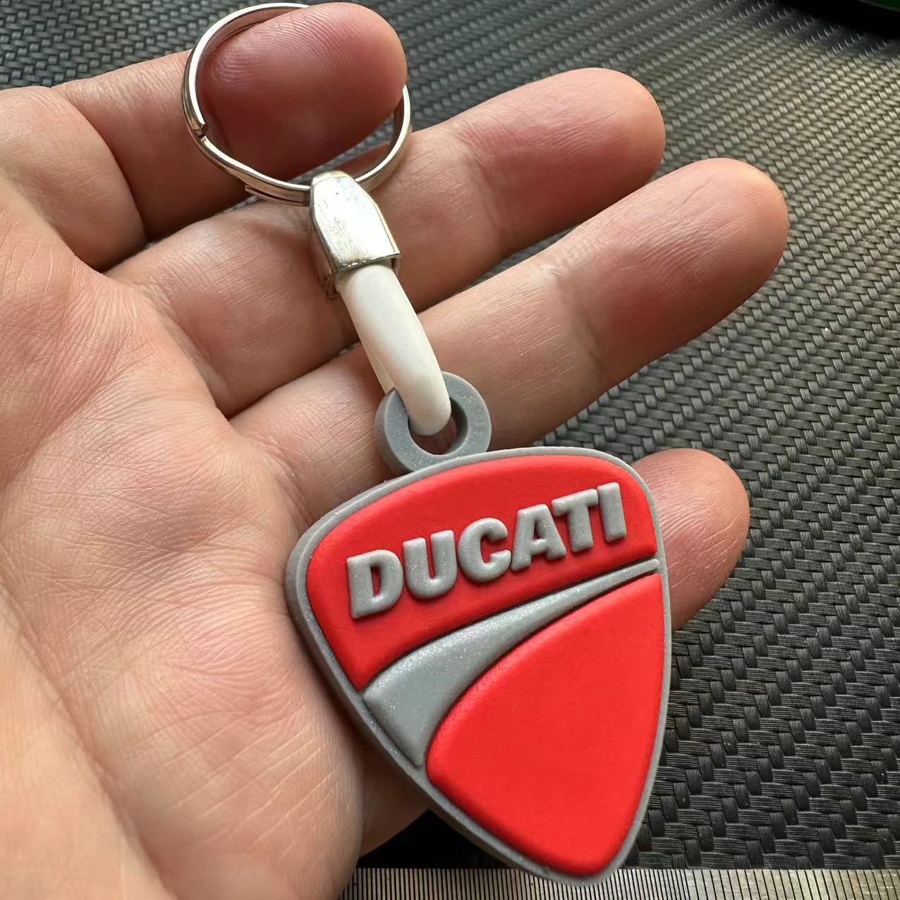 Rubber Car Logo Keychain Keyring for Audi Benz BMW Chevrolet Honda Landrover VW Toyota Netby