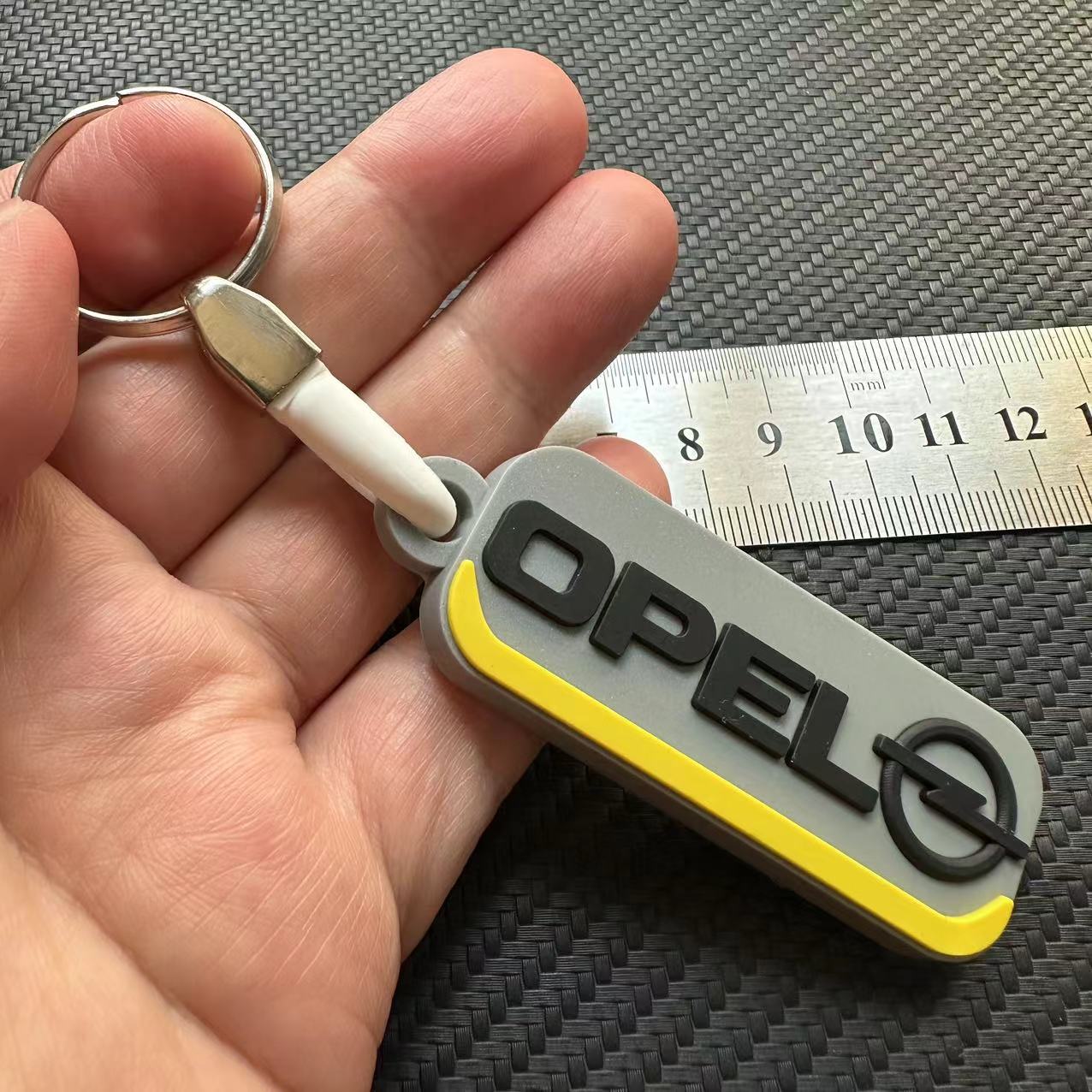 Rubber Car Logo Keychain Keyring for Audi Benz BMW Chevrolet Honda Landrover VW Toyota Netby