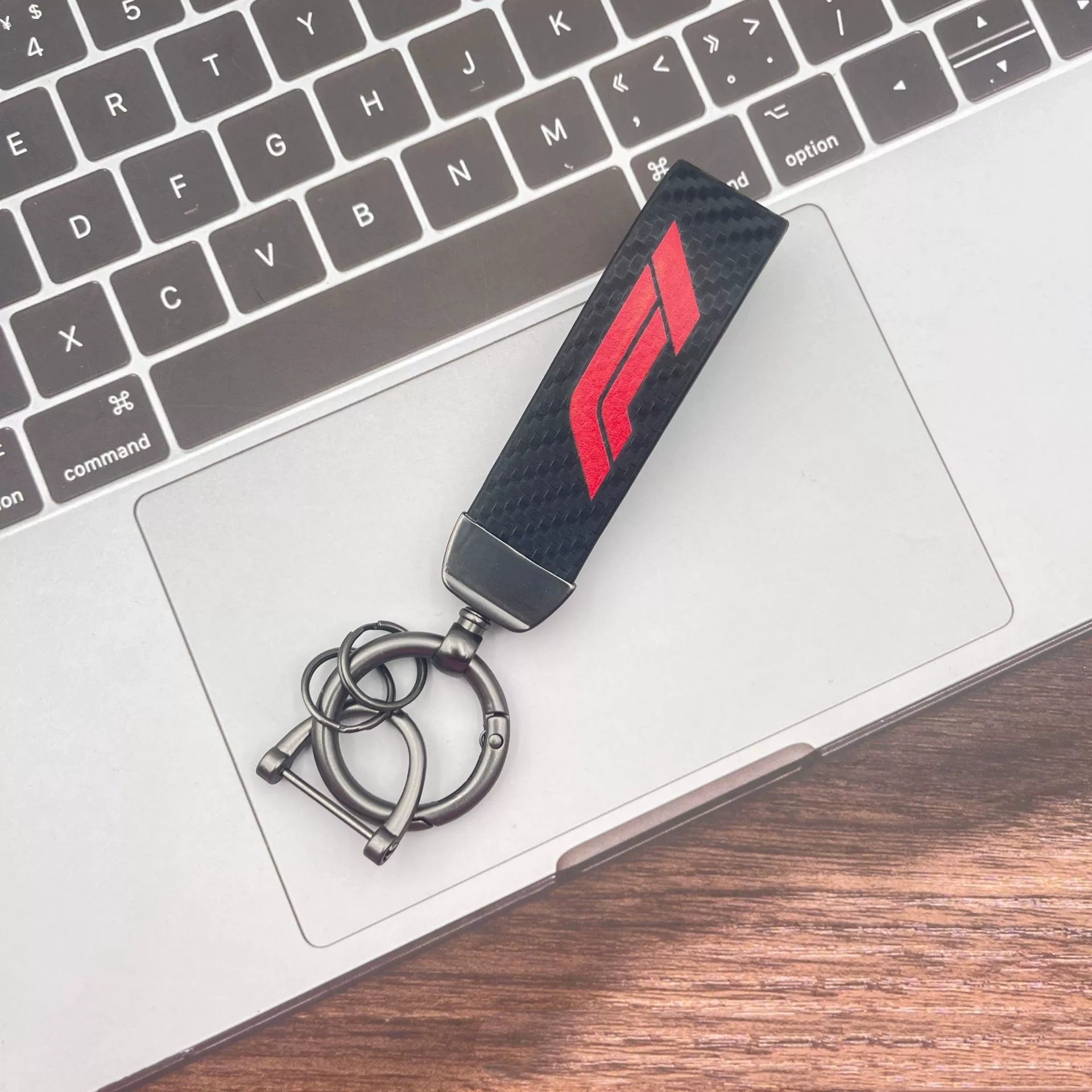 Carbon Fiber Print PU Leather Car Logo Keyring for RAM VESPA APRILIA RAV4 BMW M HOLDEN SLINEGMC POLO PIAGGIO Netby