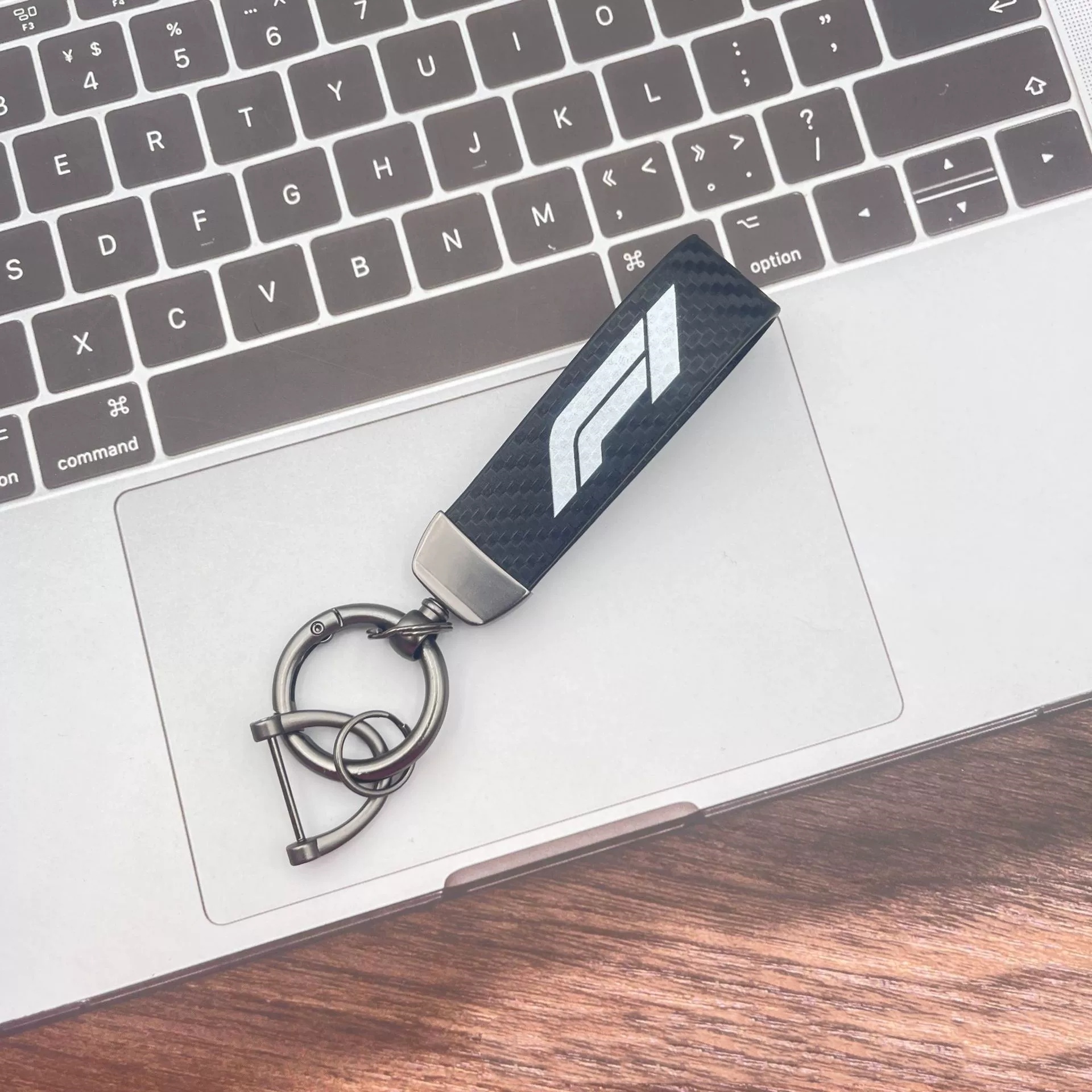 Carbon Fiber Print PU Leather Car Logo Keyring for RAM VESPA APRILIA RAV4 BMW M HOLDEN SLINEGMC POLO PIAGGIO Netby