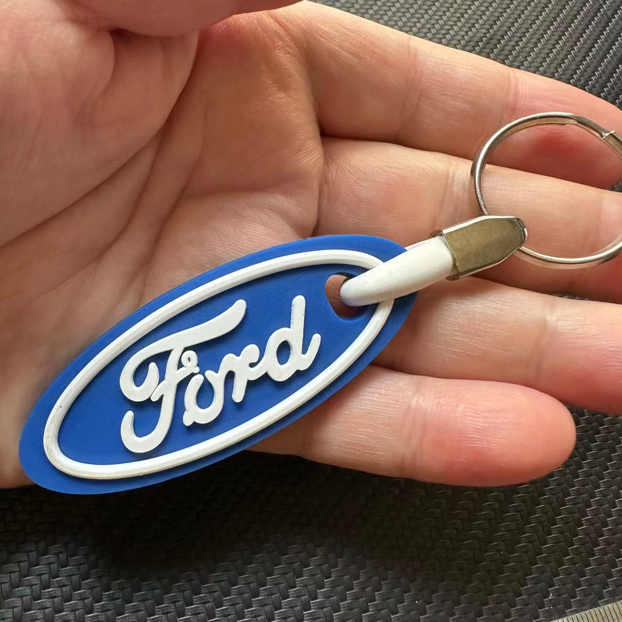 Rubber Car Logo Keychain Keyring for Audi Benz BMW Chevrolet Honda Landrover VW Toyota Netby