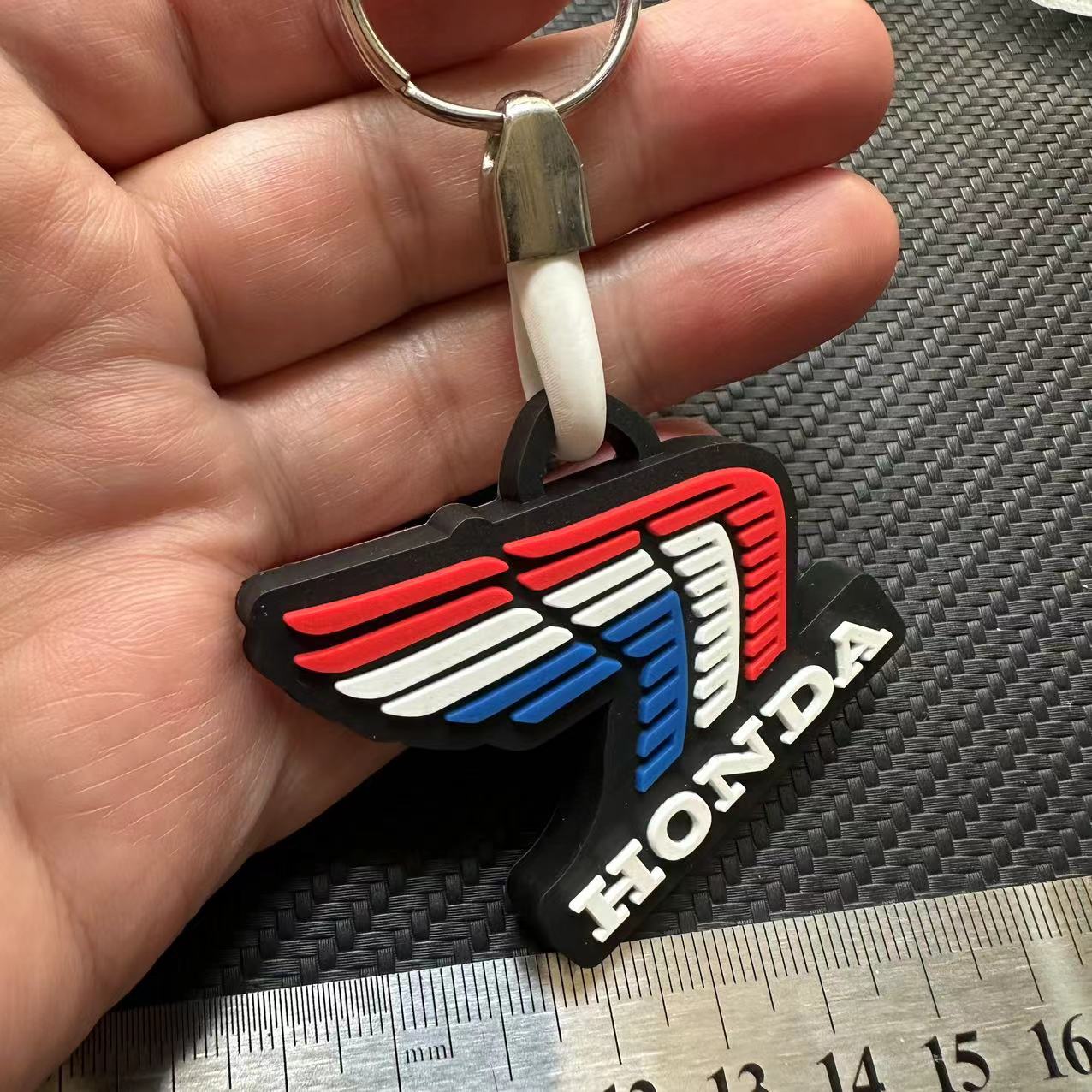 Rubber Car Logo Keychain Keyring for Audi Benz BMW Chevrolet Honda Landrover VW Toyota Netby