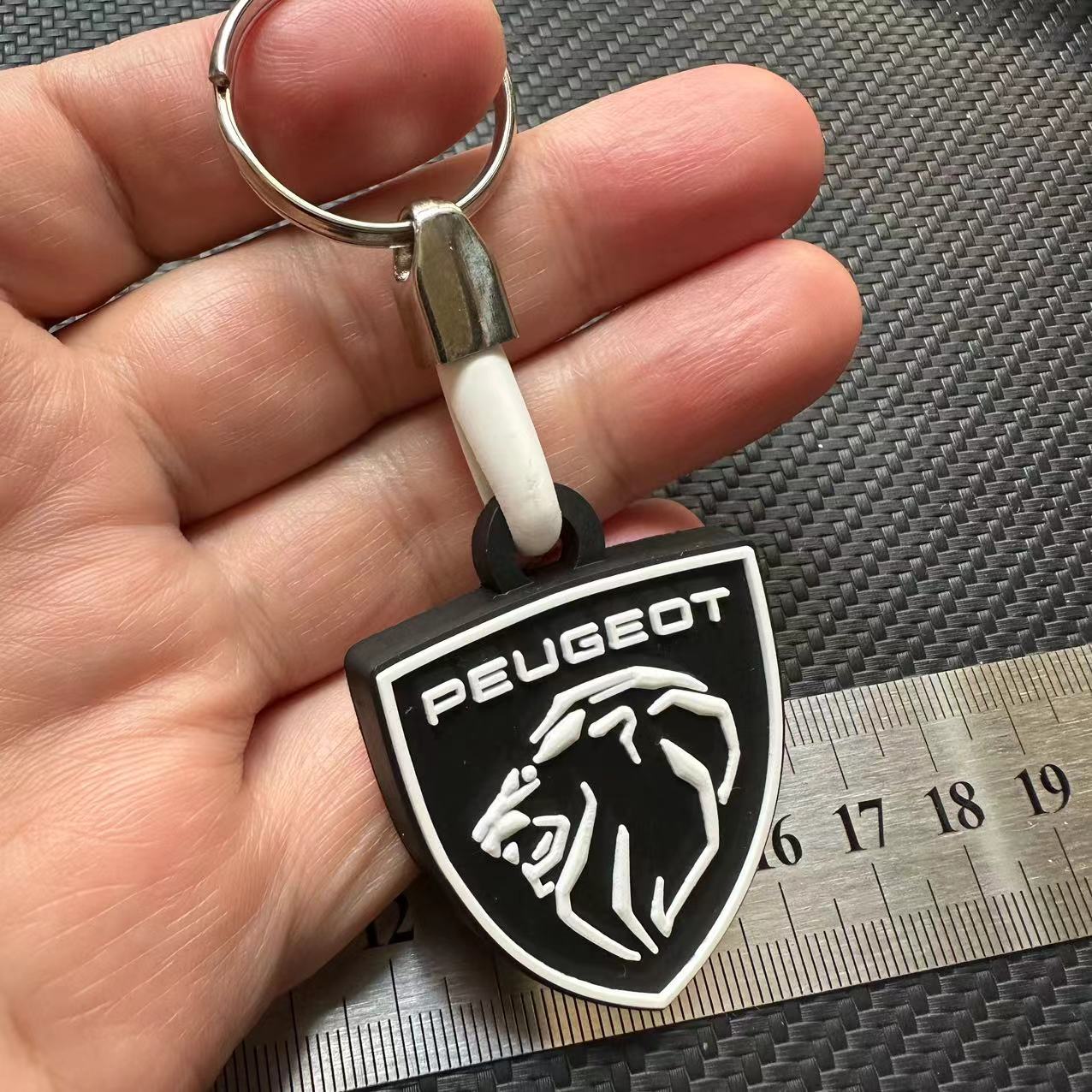 Rubber Car Logo Keychain Keyring for Audi Benz BMW Chevrolet Honda Landrover VW Toyota Netby