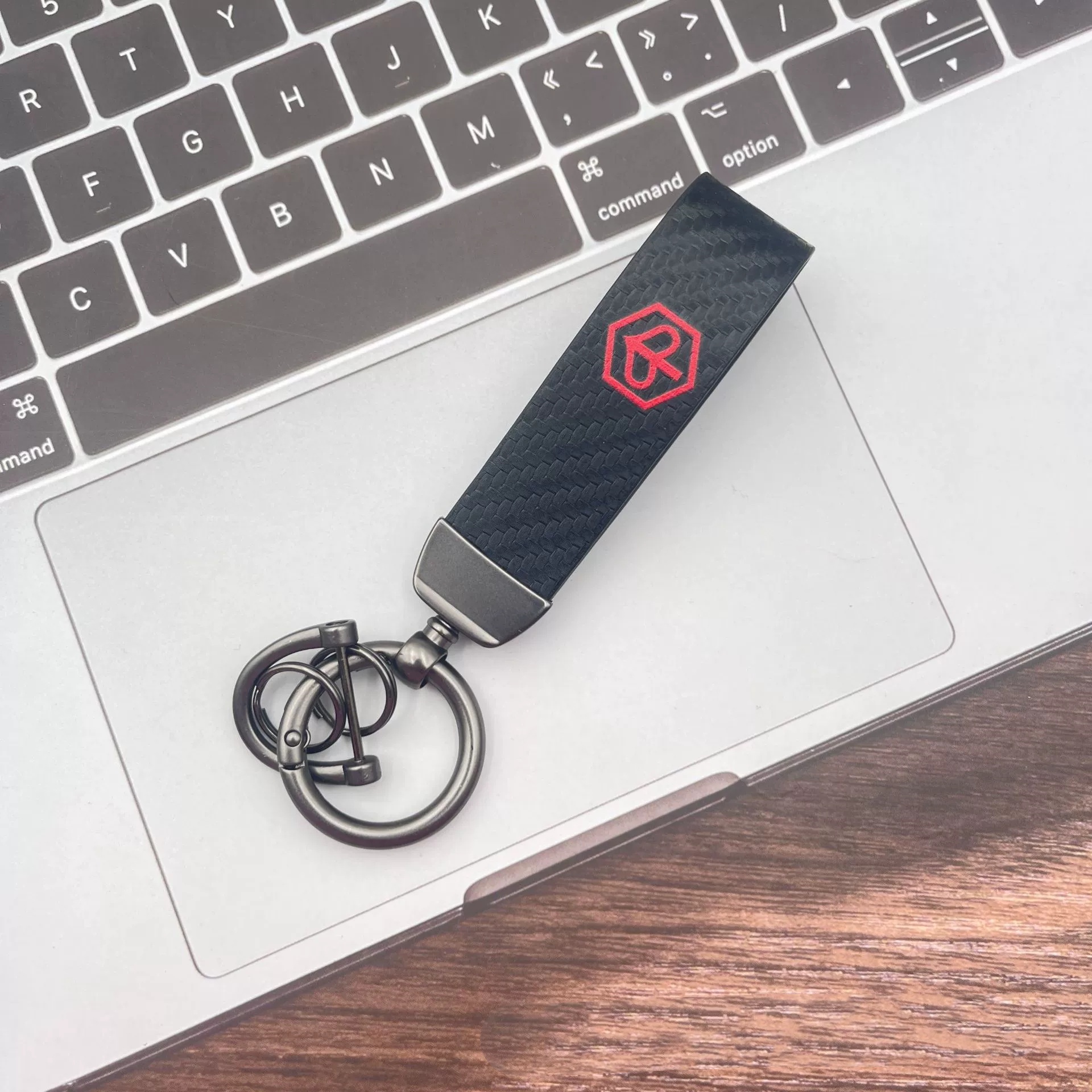 Carbon Fiber Print PU Leather Car Logo Keyring for RAM VESPA APRILIA RAV4 BMW M HOLDEN SLINEGMC POLO PIAGGIO Netby