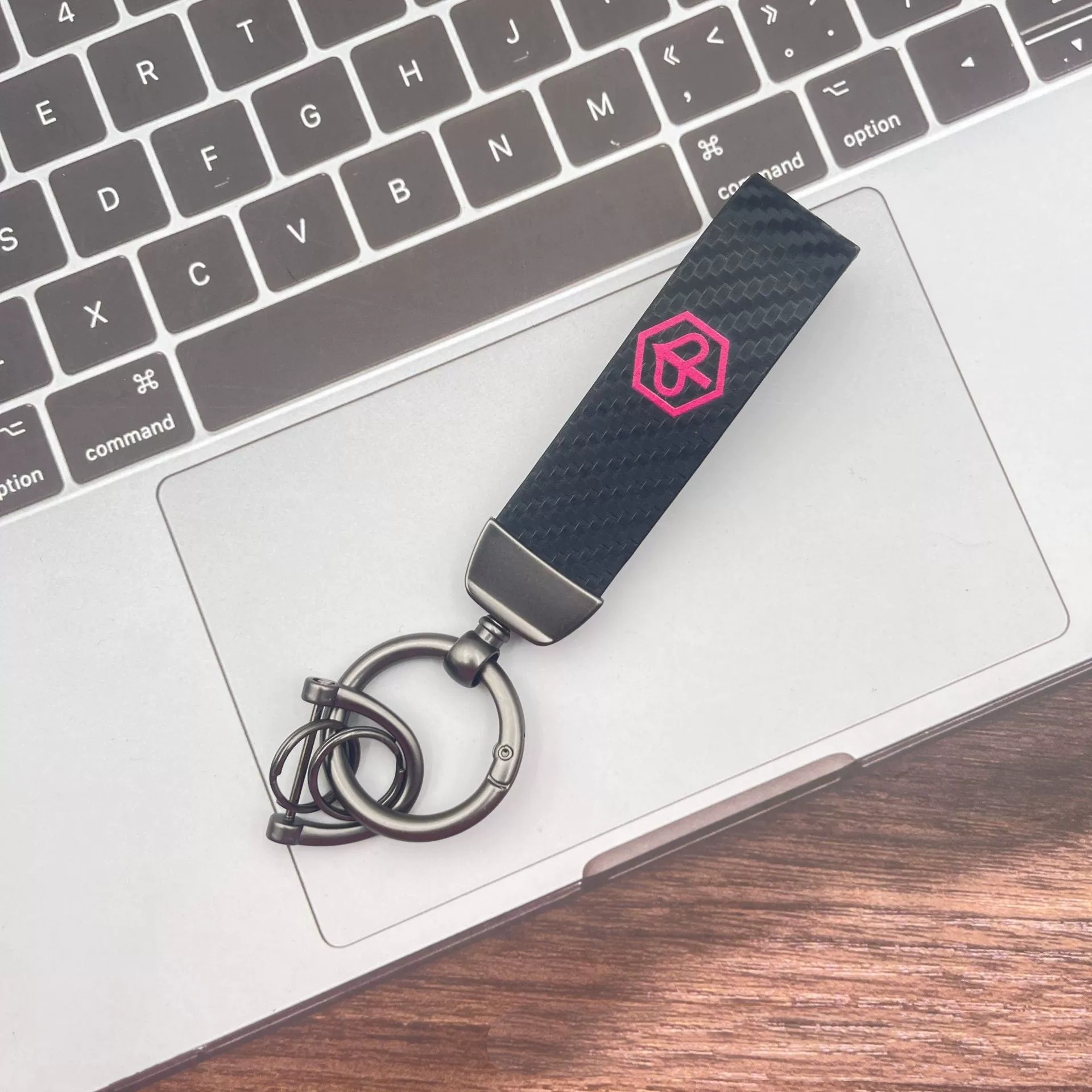 Carbon Fiber Print PU Leather Car Logo Keyring for RAM VESPA APRILIA RAV4 BMW M HOLDEN SLINEGMC POLO PIAGGIO Netby