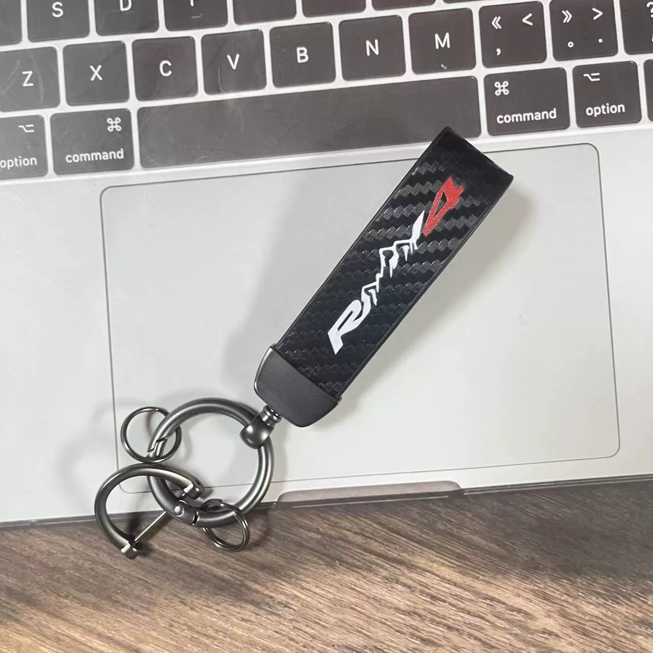 Carbon Fiber Print PU Leather Car Logo Keyring for RAM VESPA APRILIA RAV4 BMW M HOLDEN SLINEGMC POLO PIAGGIO Netby