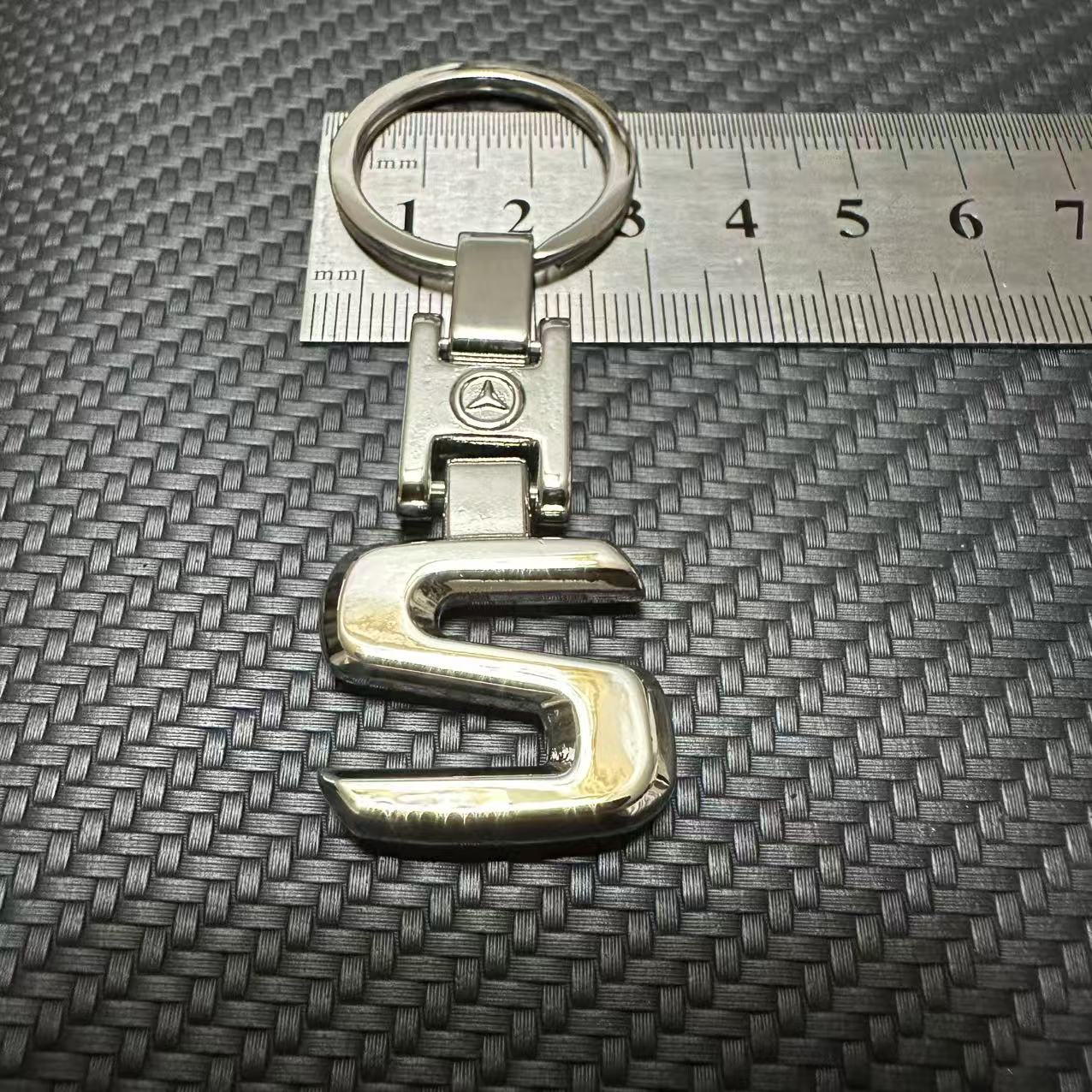 Metal Car Logo Keychain Logo Keyring Keyfob for Mercedes Benz A B C E R S GL ML CLA CLS GLA GLB GLC GLE GLK GLS SLK AMG Netby