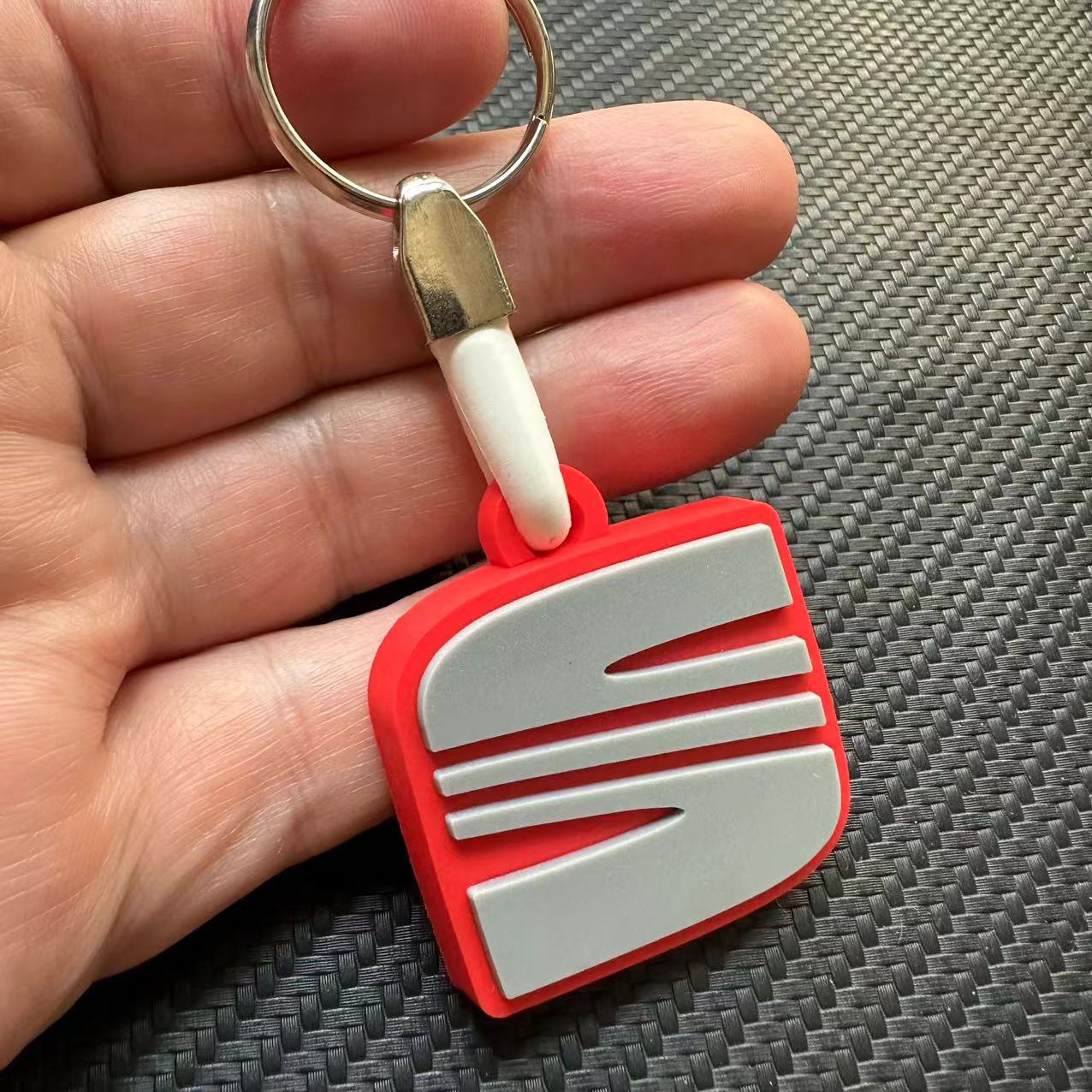 Rubber Car Logo Keychain Keyring for Audi Benz BMW Chevrolet Honda Landrover VW Toyota Netby