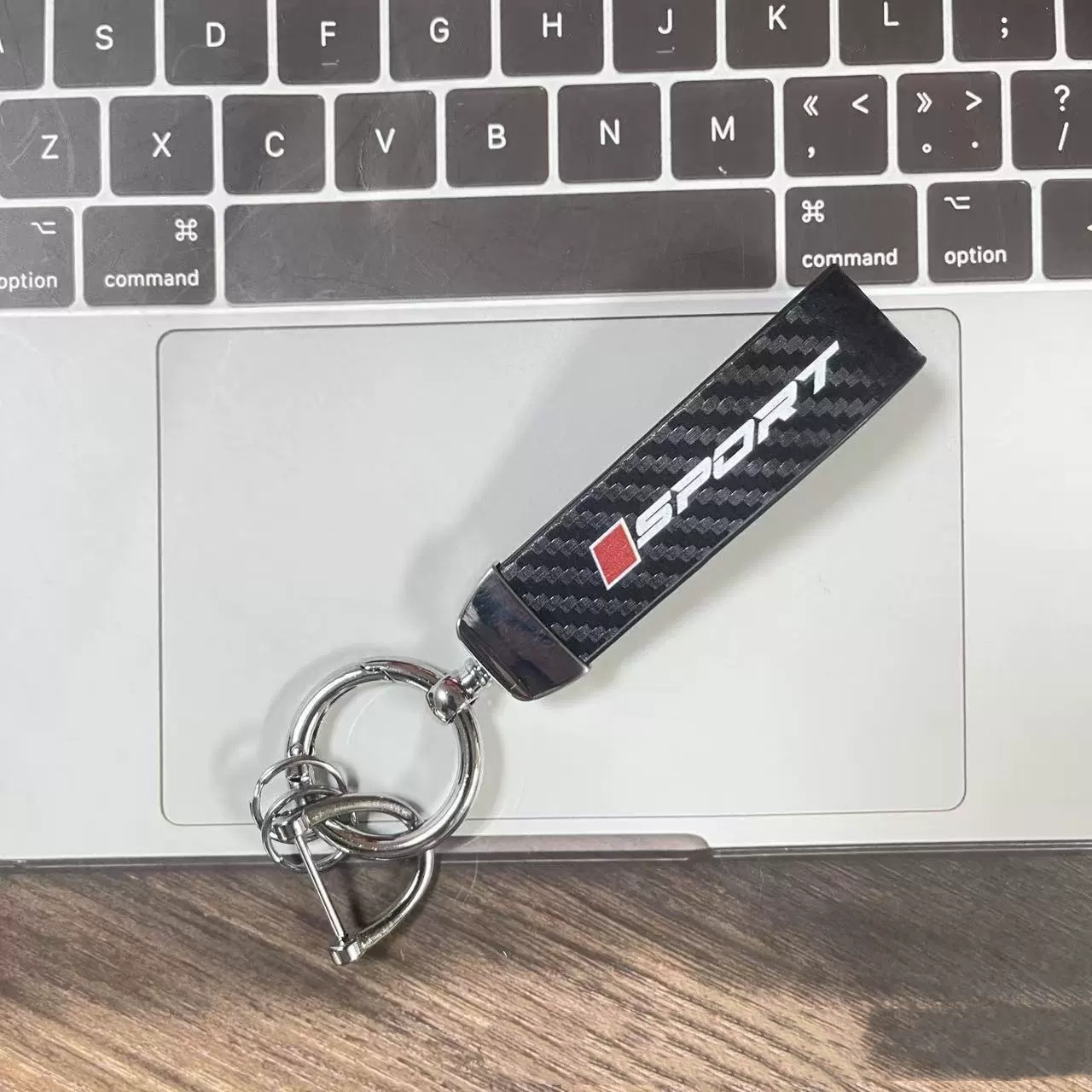 Carbon Fiber Print PU Leather Car Logo Keyring for RAM VESPA APRILIA RAV4 BMW M HOLDEN SLINEGMC POLO PIAGGIO Netby