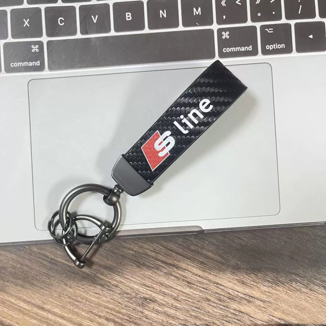 Carbon Fiber Print PU Leather Car Logo Keyring for RAM VESPA APRILIA RAV4 BMW M HOLDEN SLINEGMC POLO PIAGGIO Netby