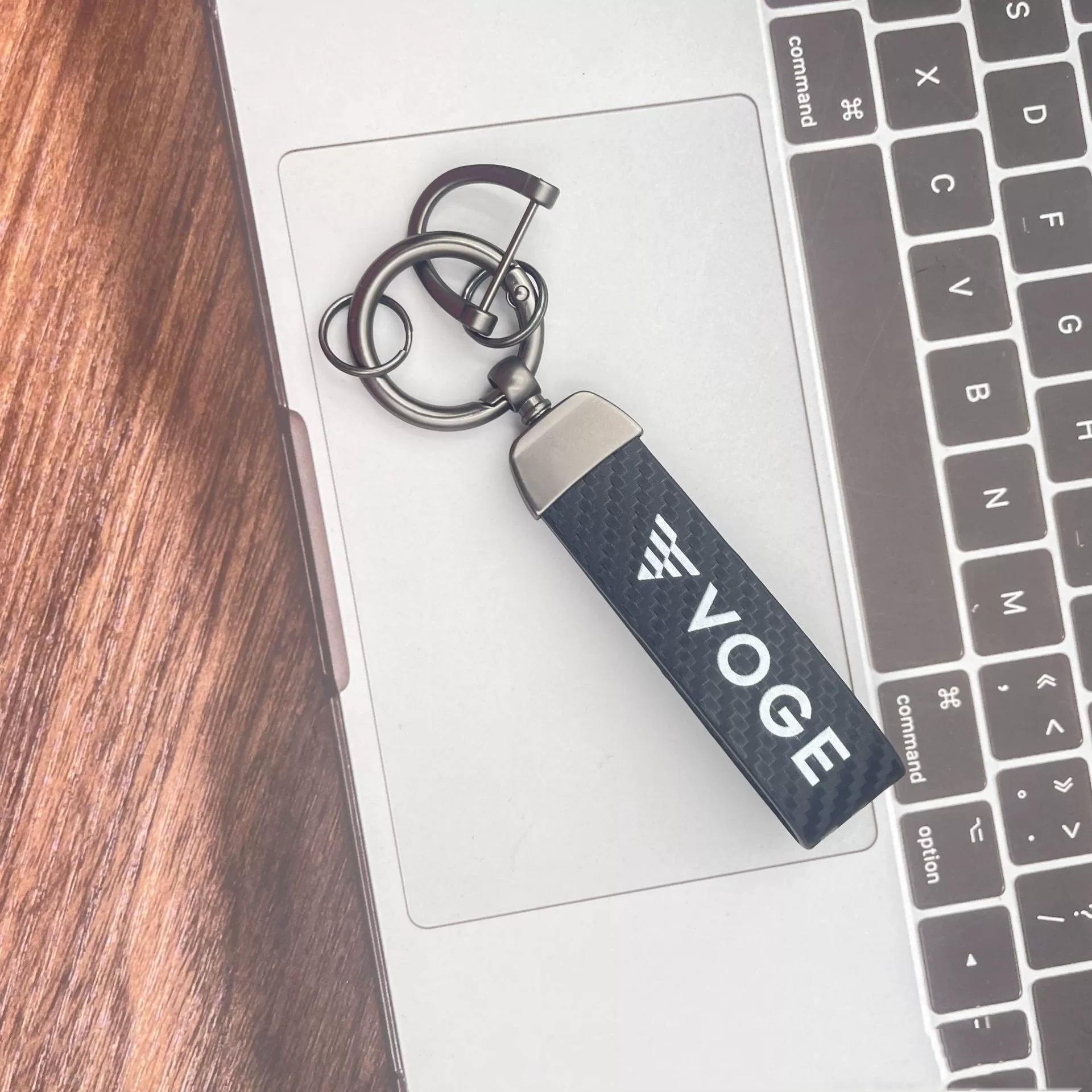 Carbon Fiber Print PU Leather Car Logo Keyring for RAM VESPA APRILIA RAV4 BMW M HOLDEN SLINEGMC POLO PIAGGIO Netby
