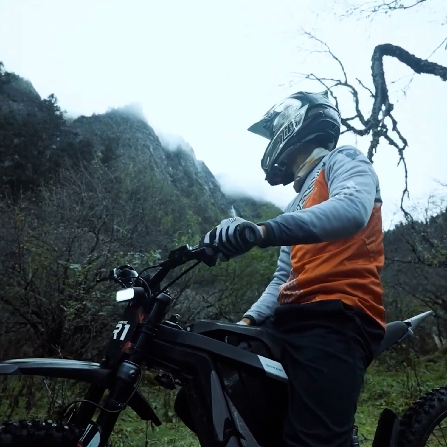 HEZZO Electric Dirt Bike 72V 8000W Opens The Electric Bike HEZZO Electric Dirt Bike 72V 8000W Opens The Electric Bike