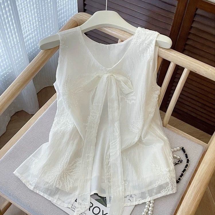 C976. TOP WHITE