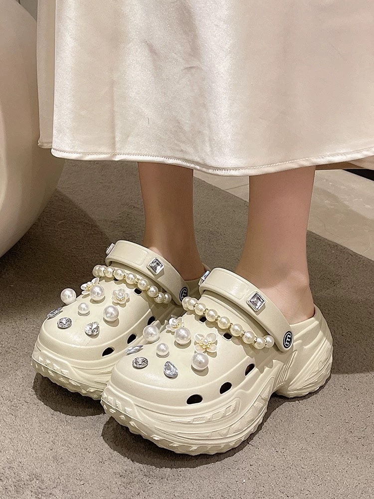 A502. CROCS NUDE