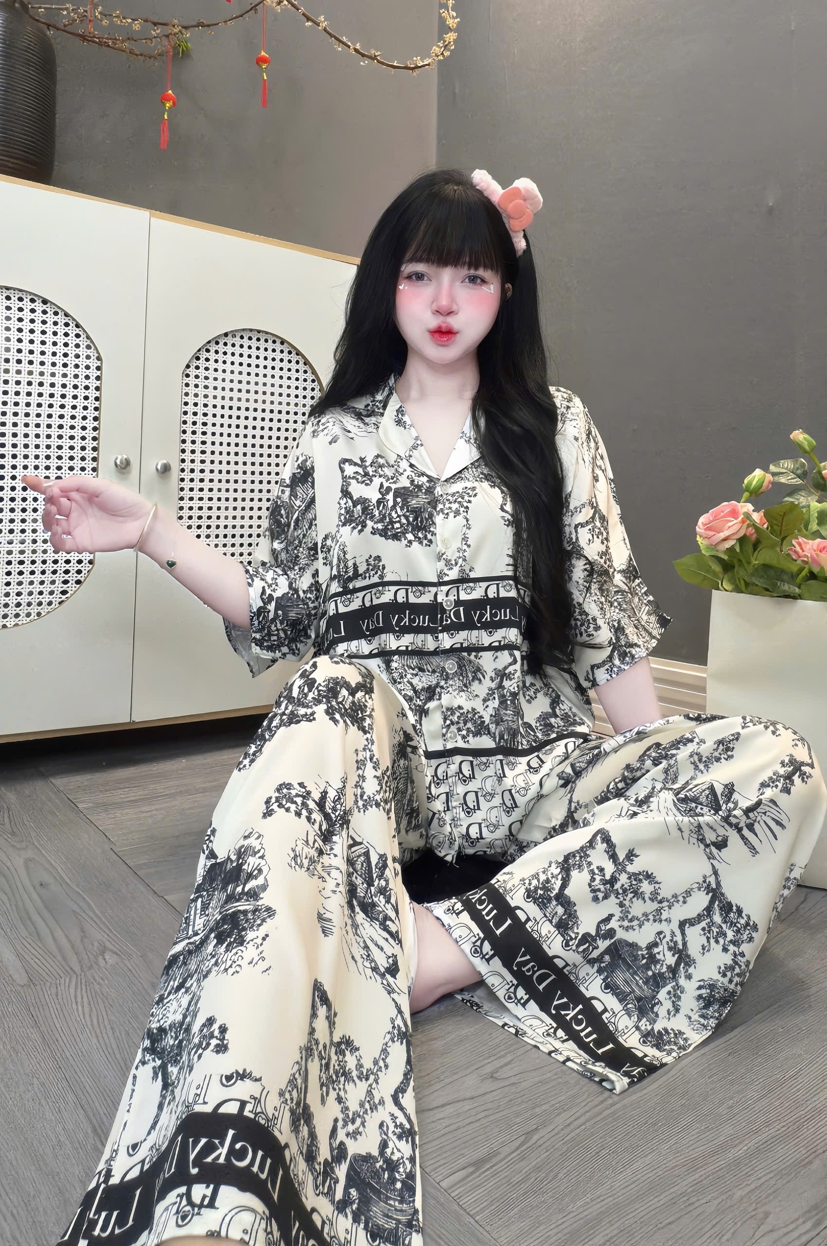 V1122. SLEEPWEAR LUCKY DAY BLACK
