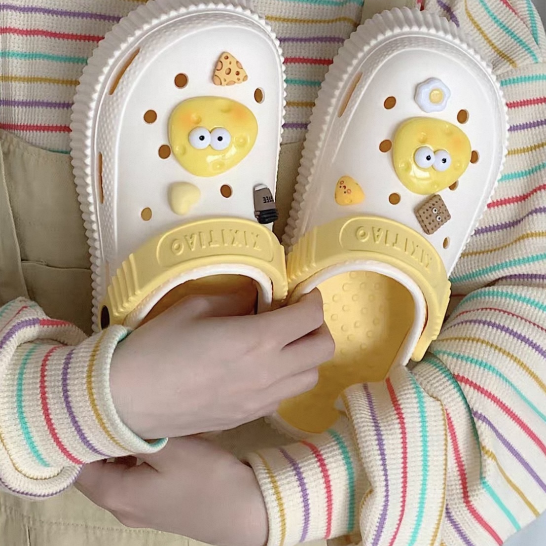 A459. CROCS EGG YELLOW