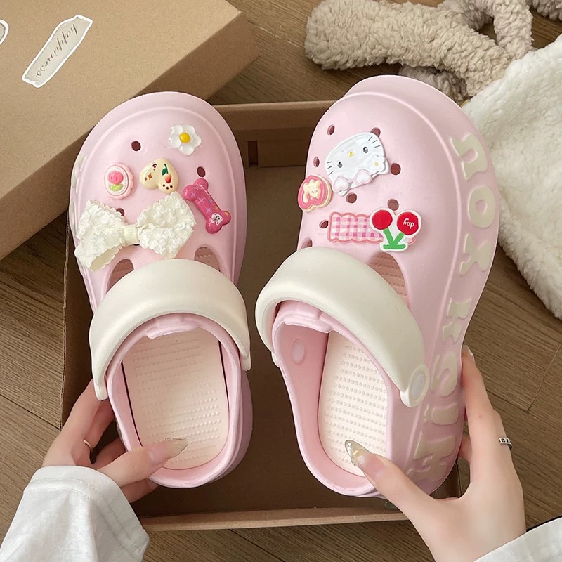 A477. CROCS HELLO KITTY PINK