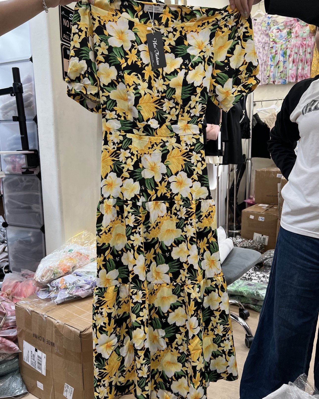 V687. MAXI DRESS