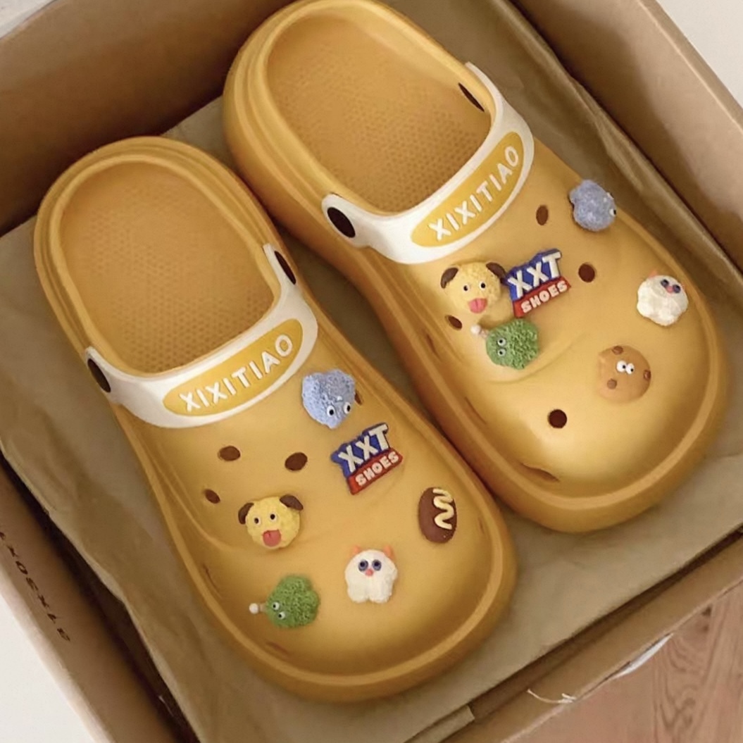 A456. CROCS MONSTER YELLOW