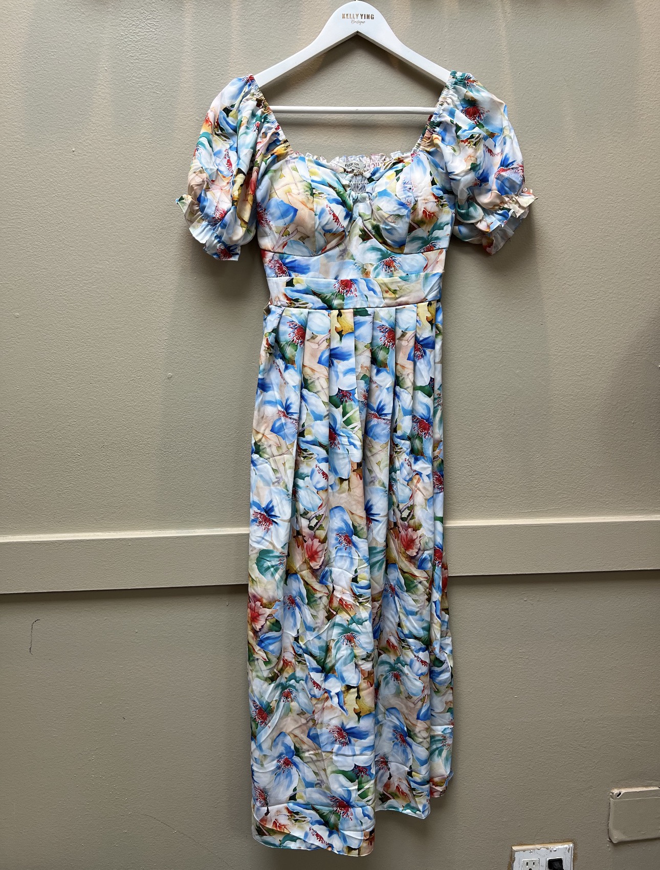 V726. MAXI DRESS