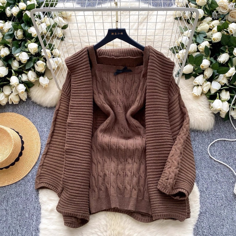 6842. BROWN SET