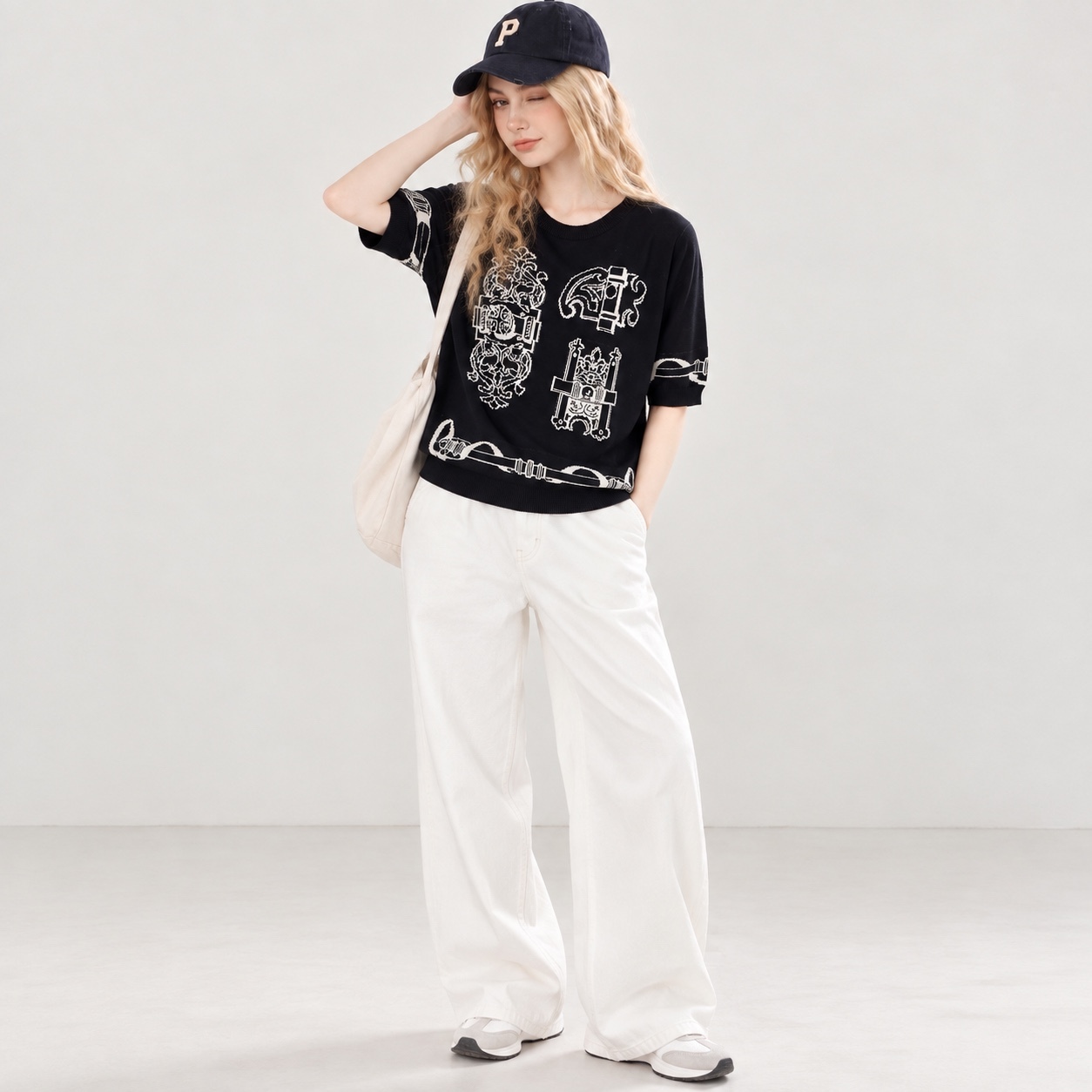 C1291. MONGTOGHI TOP SHORT SLEEVES BLACK