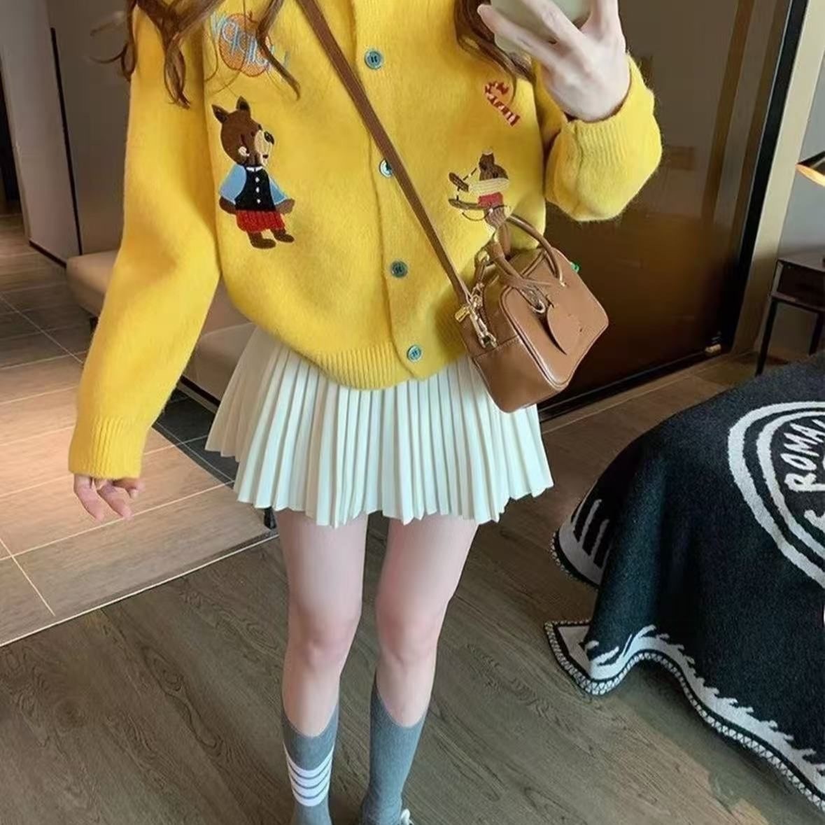 T311. SWEATER YELLOW BEAR