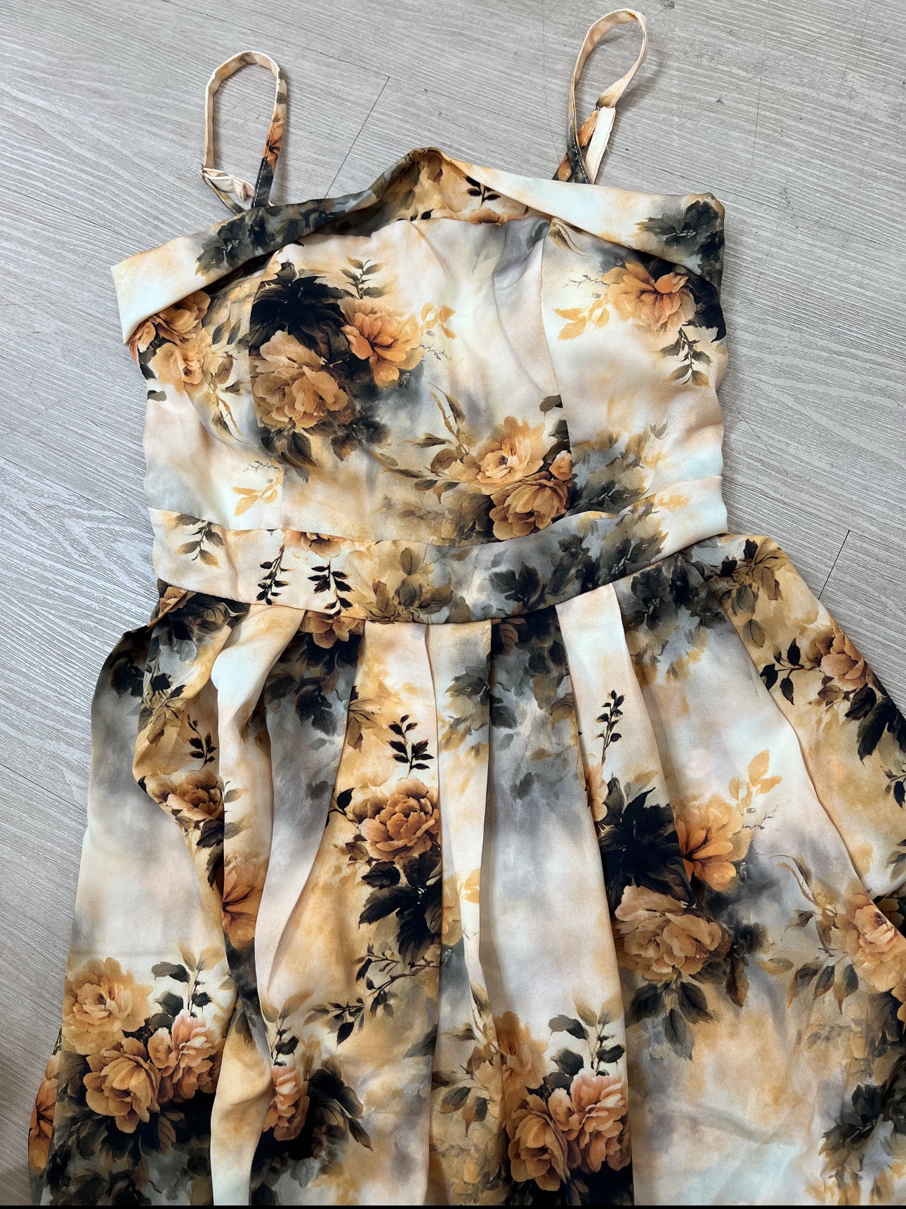 V637. MAXI DRESS 