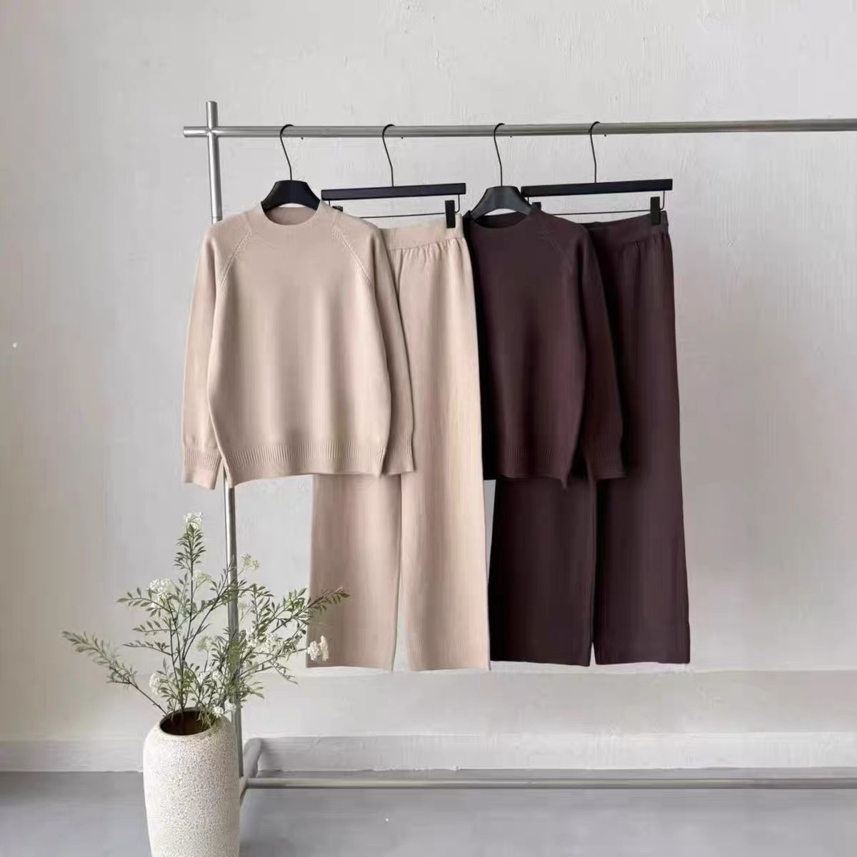 6917. SET LONG PANT KNITTED KHAKI DT