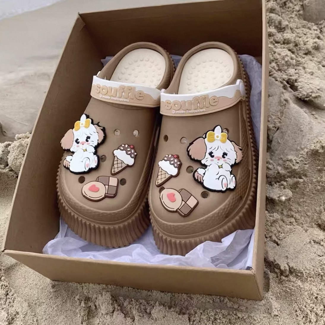 A466. CROCS CAT BROWN