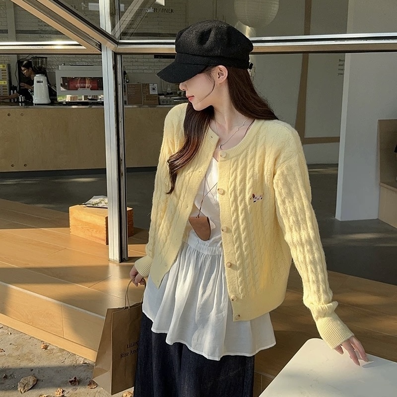 T274. SWEATER YELLOW DOG