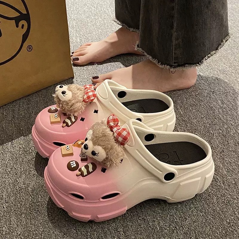 A493. CROCS BEAR PINK