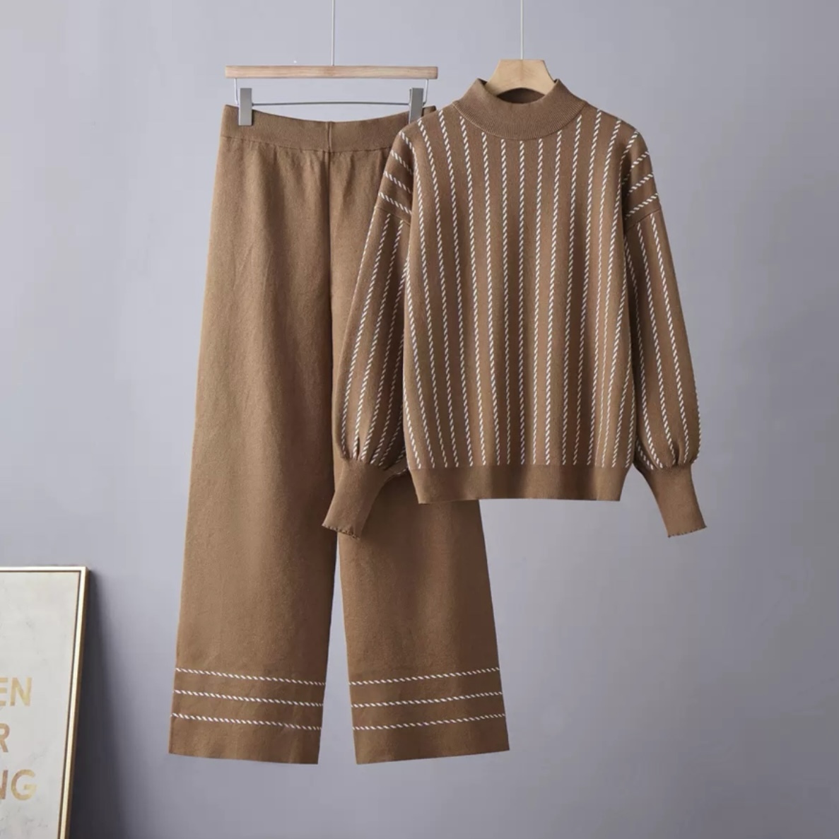 6962. SET LONG PANT KNITTED LIGHT BROWN DT