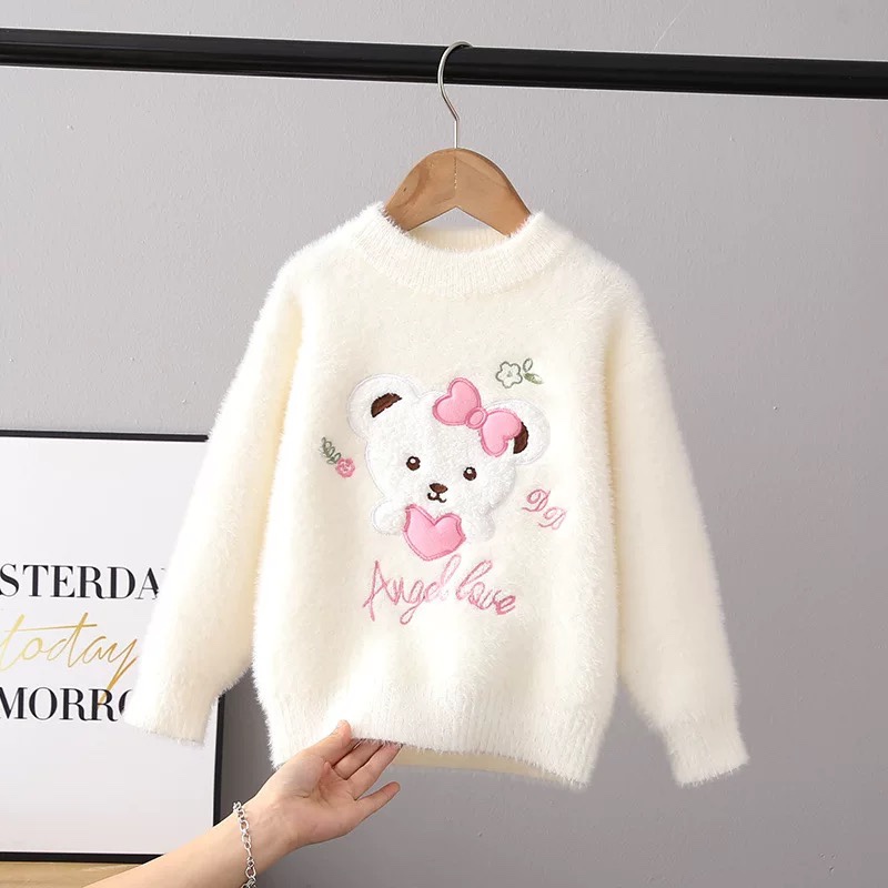 K503. BABY SWEATER WHITE ANGLE