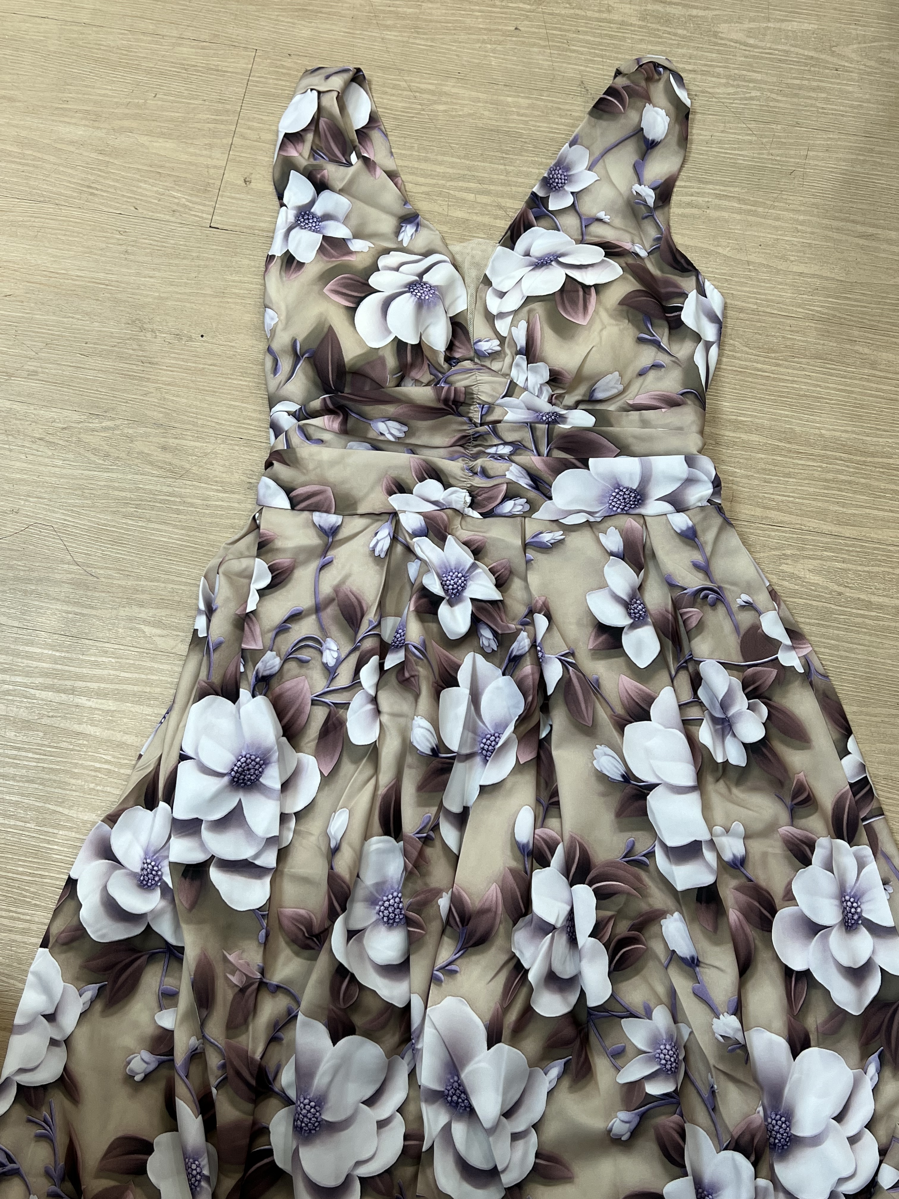 V653. MAXI DRESS