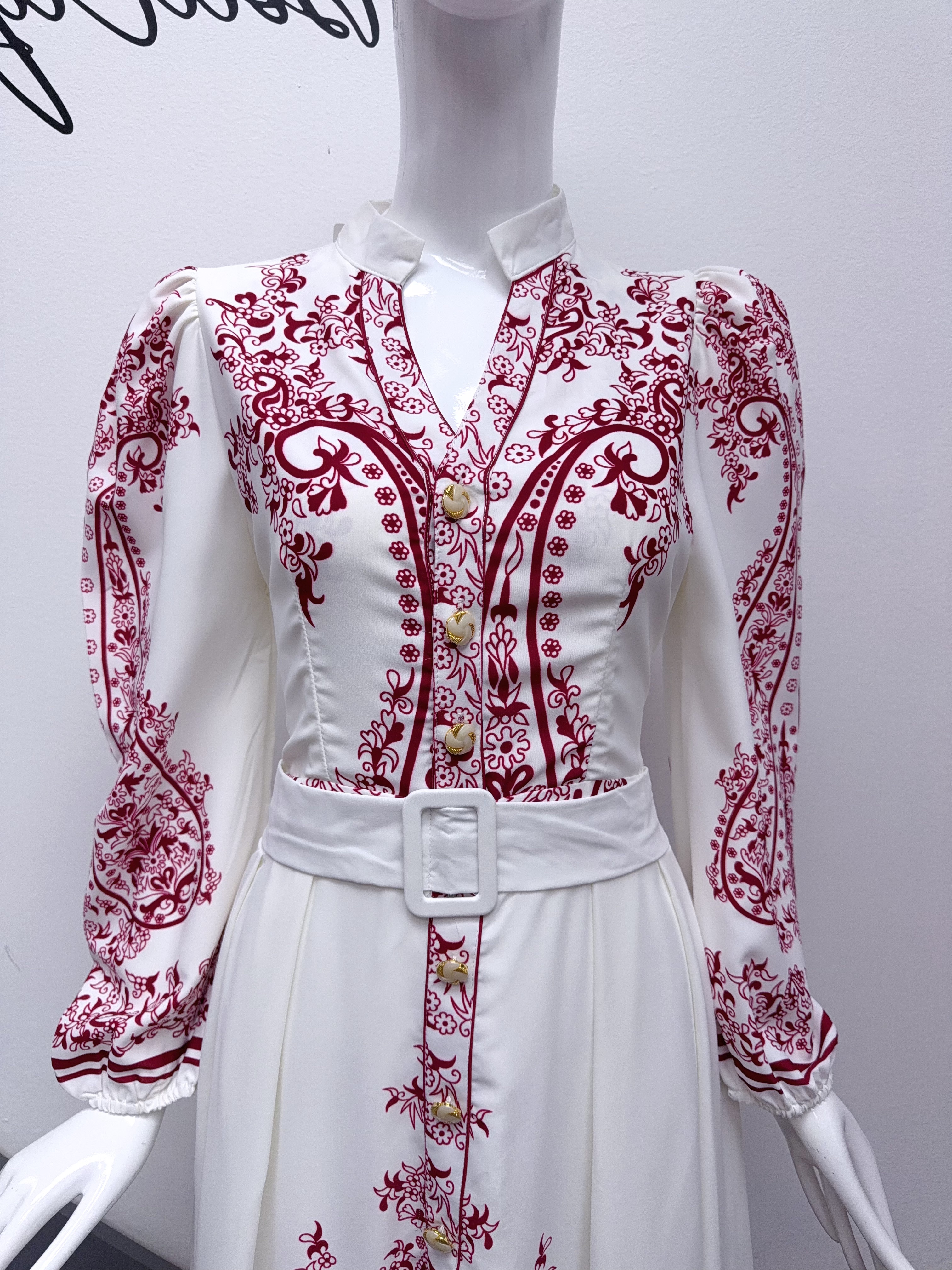 V299. HOA PINK WHITE DRESS