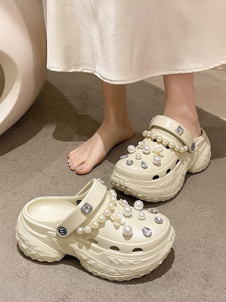 A502. CROCS NUDE